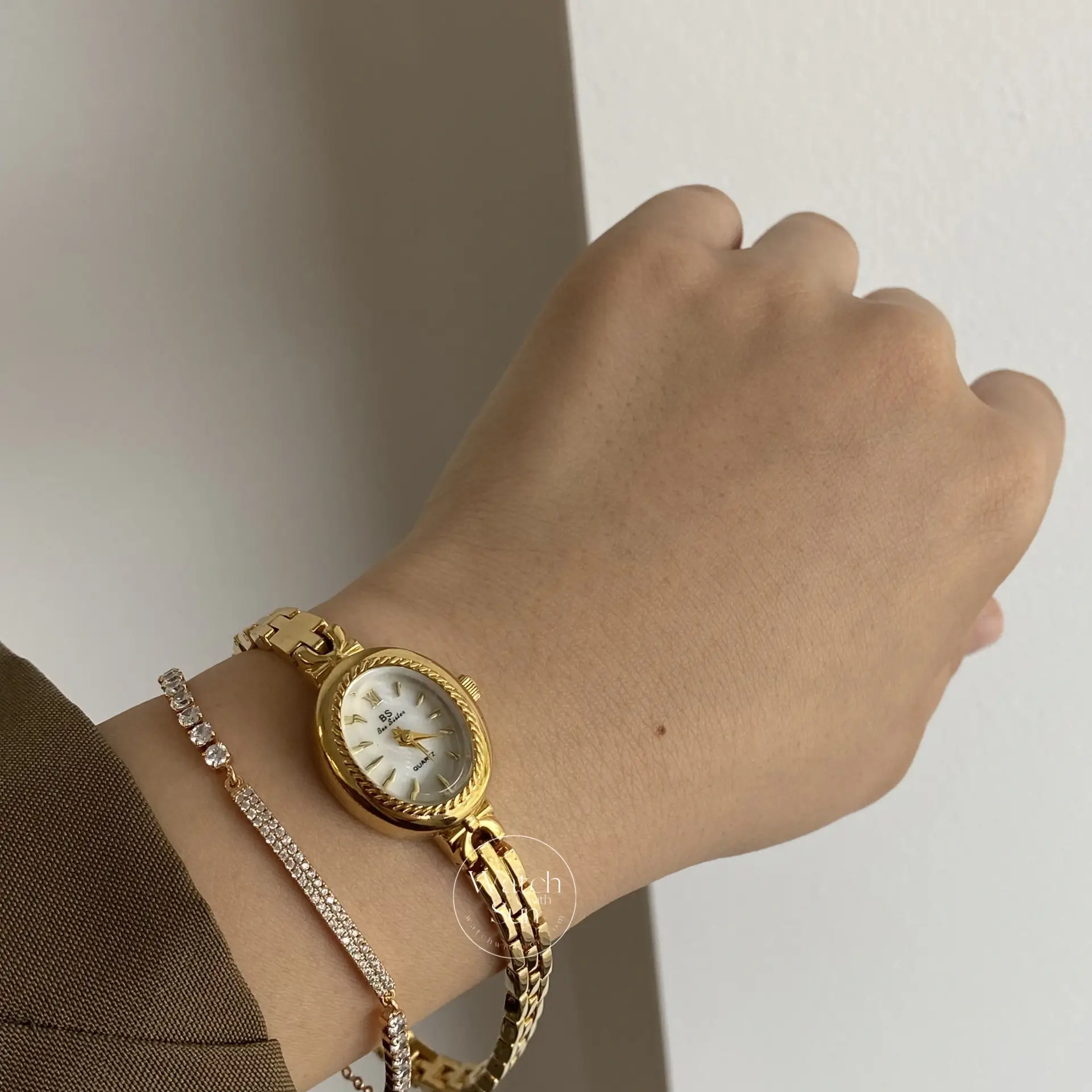 Small Face Gold Oval Watch Mother of Pearl Women’s Watch