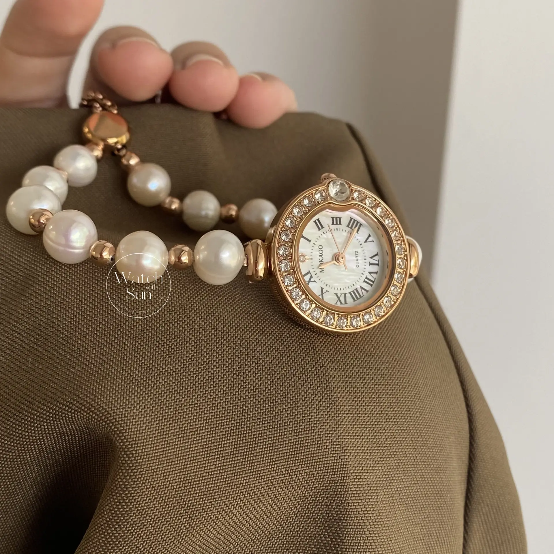 Mother of Pearl Ladies Watch Vintage Freshwater Pearl Bracelet Watch