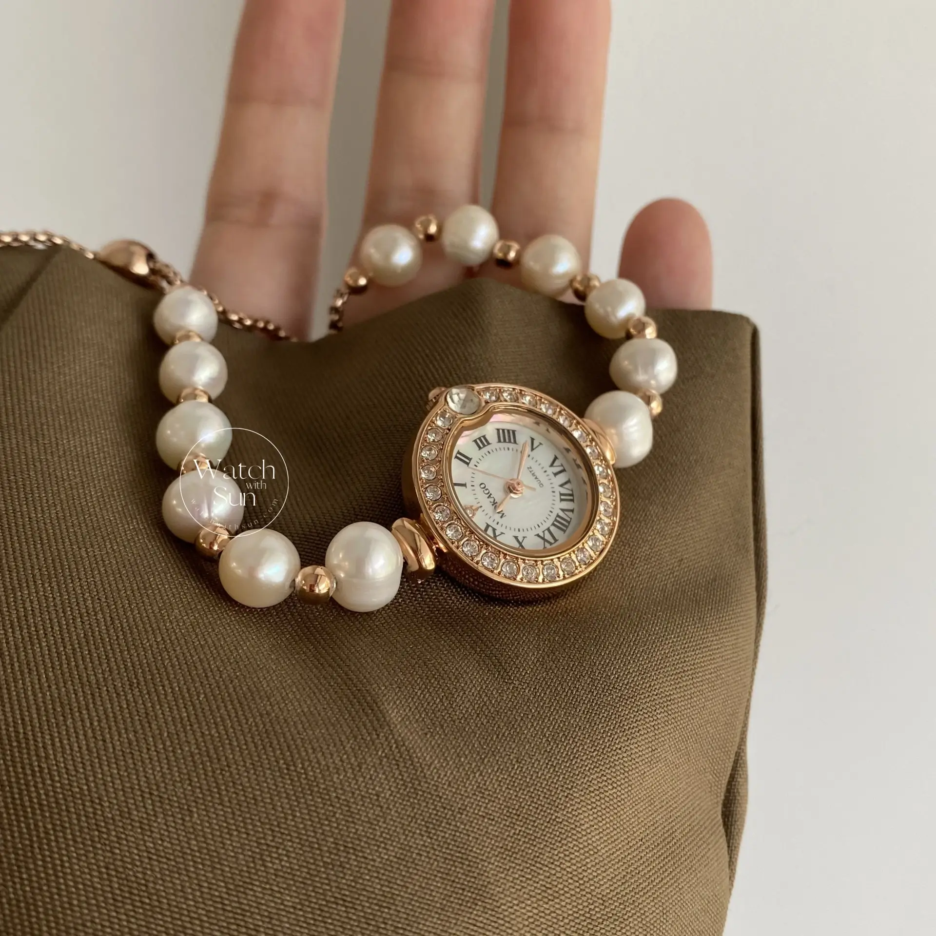 Mother of Pearl Ladies Watch Vintage Freshwater Pearl Bracelet Watch