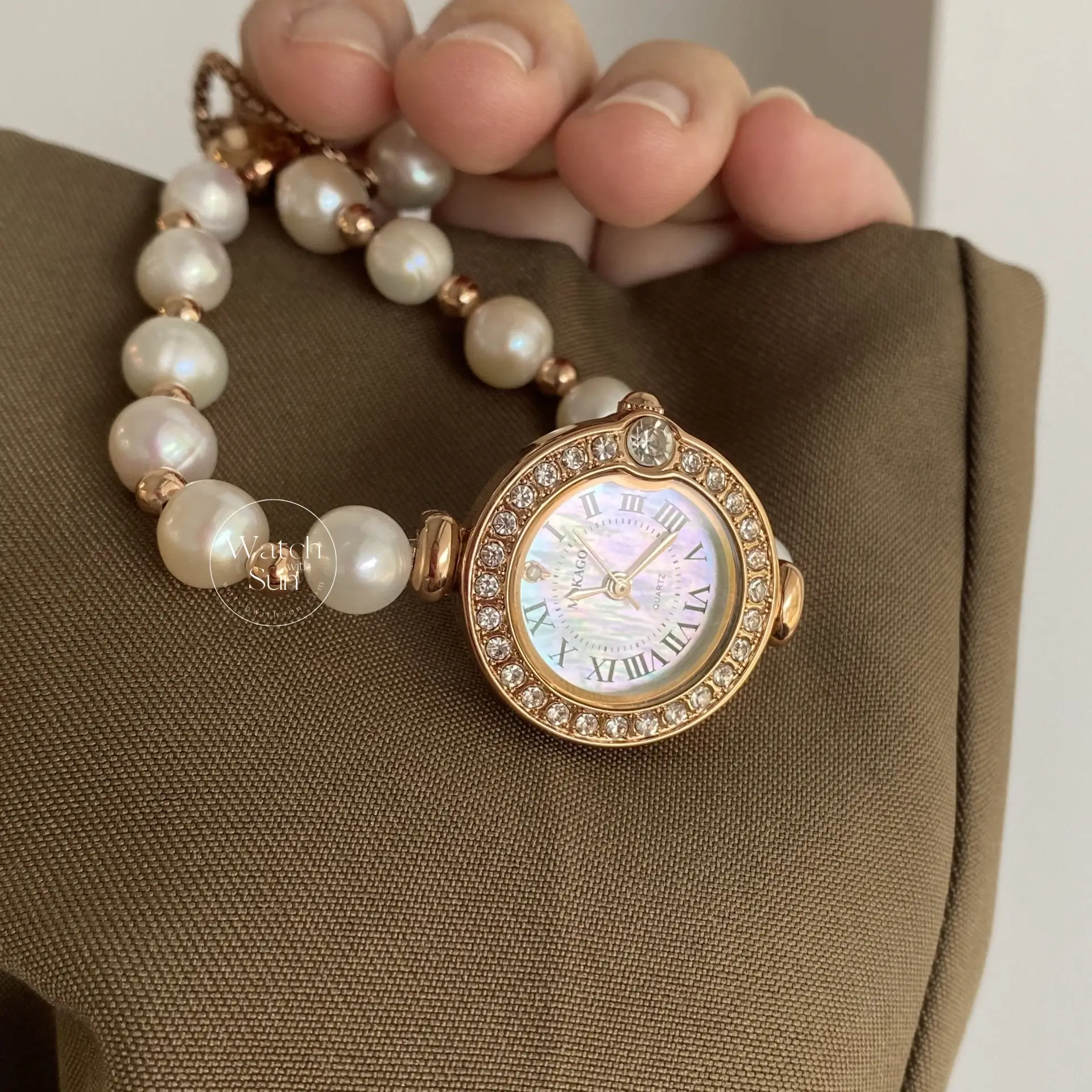 Mother of Pearl Ladies Watch Vintage Freshwater Pearl Bracelet Watch