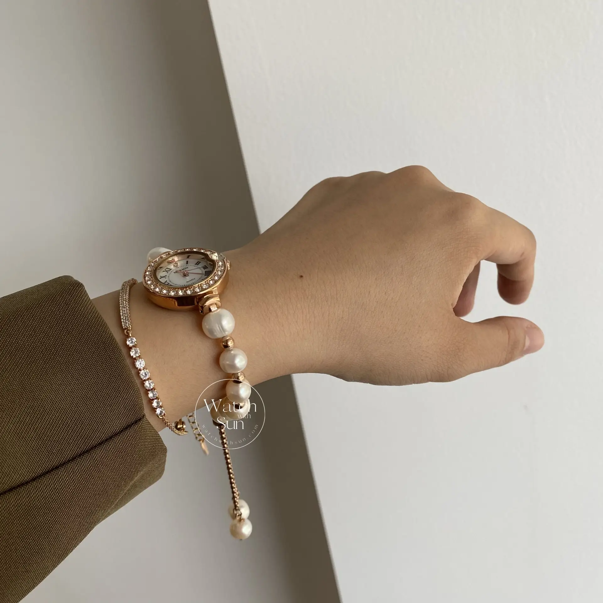 Mother of Pearl Ladies Watch Vintage Freshwater Pearl Bracelet Watch