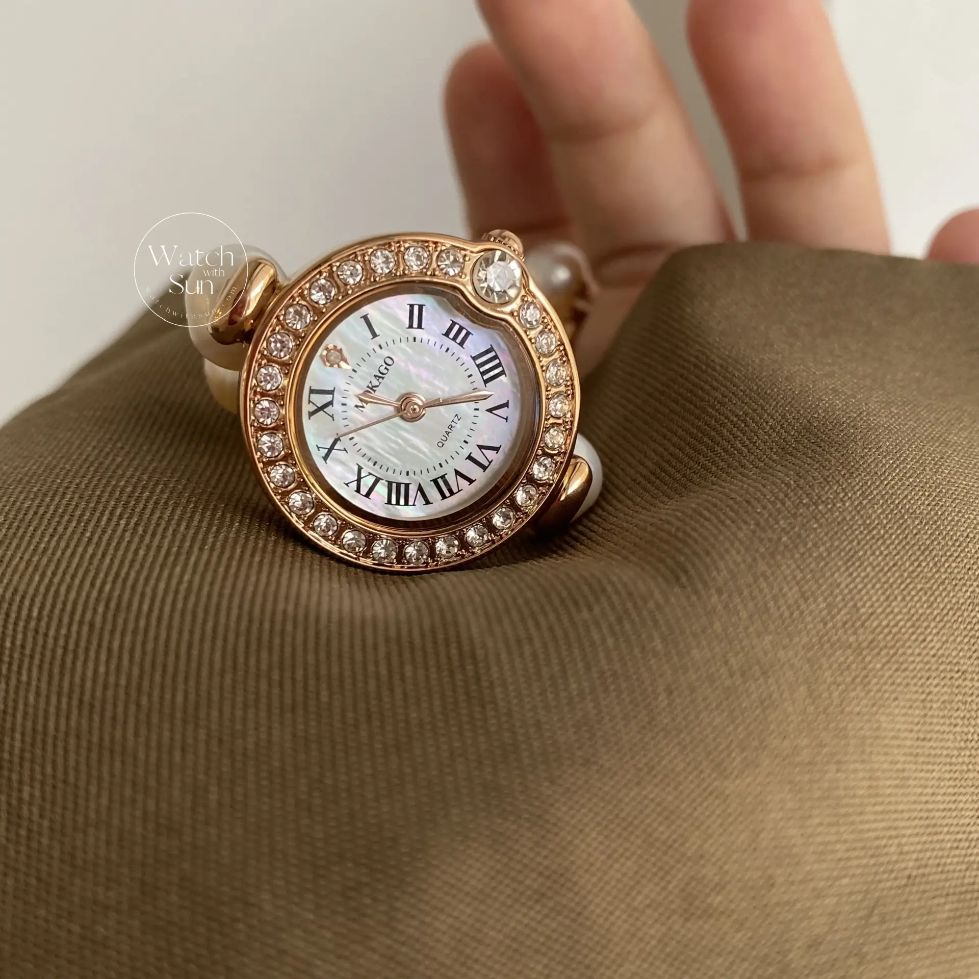 Mother of Pearl Ladies Watch Vintage Freshwater Pearl Bracelet Watch