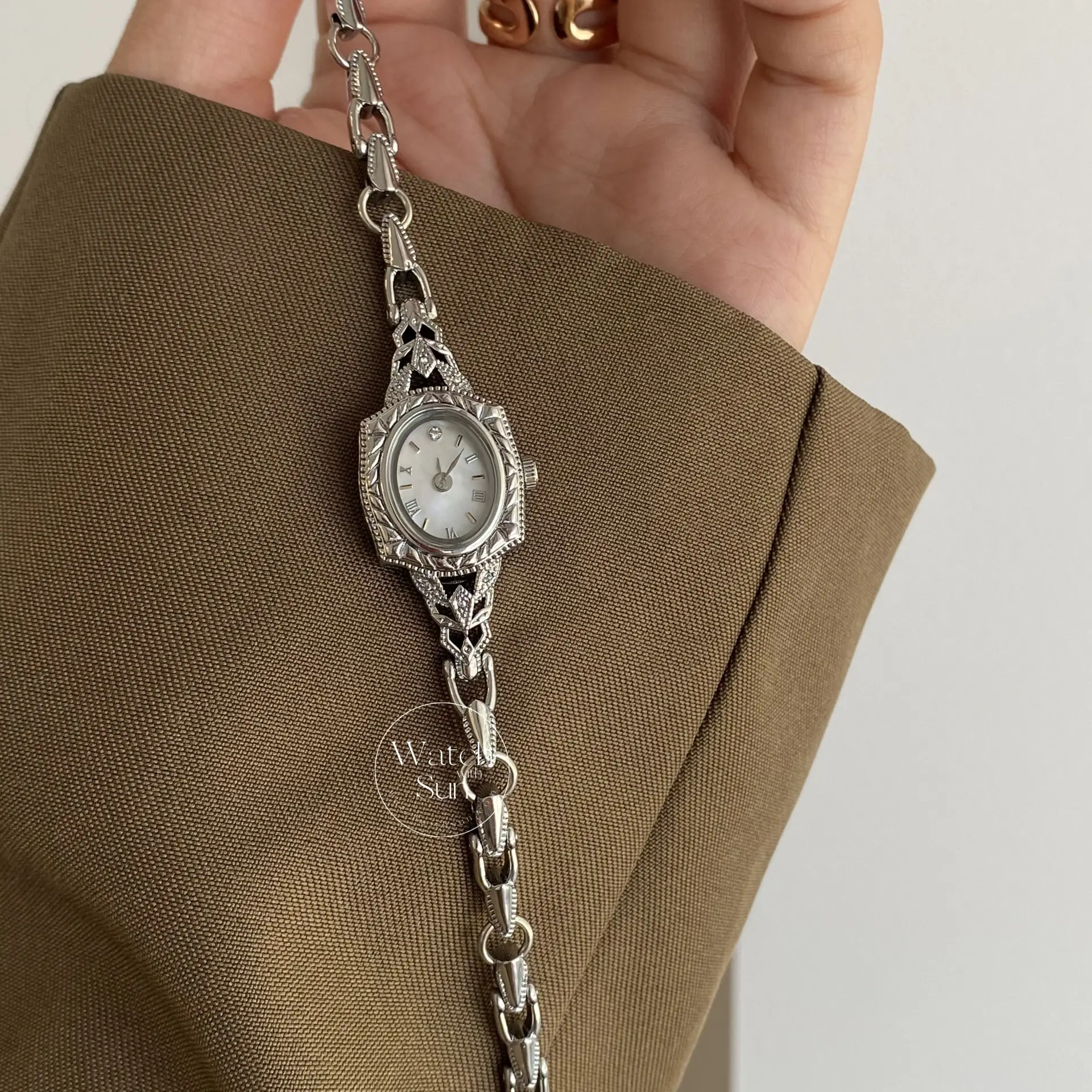 Vintage Mother of Pearl Silver Small Face Watch for Women