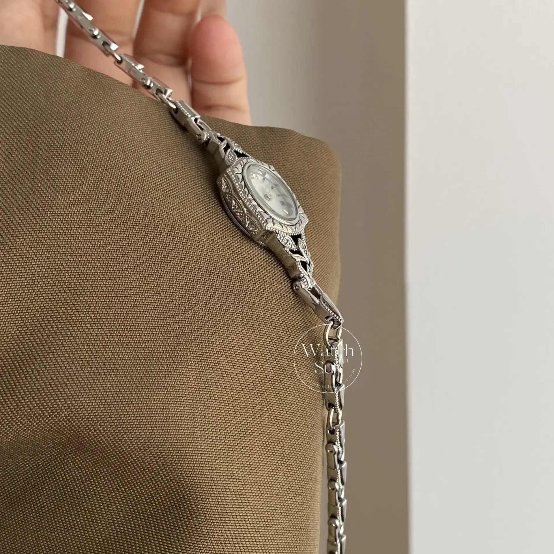 Vintage Mother of Pearl Silver Small Face Watch for Women