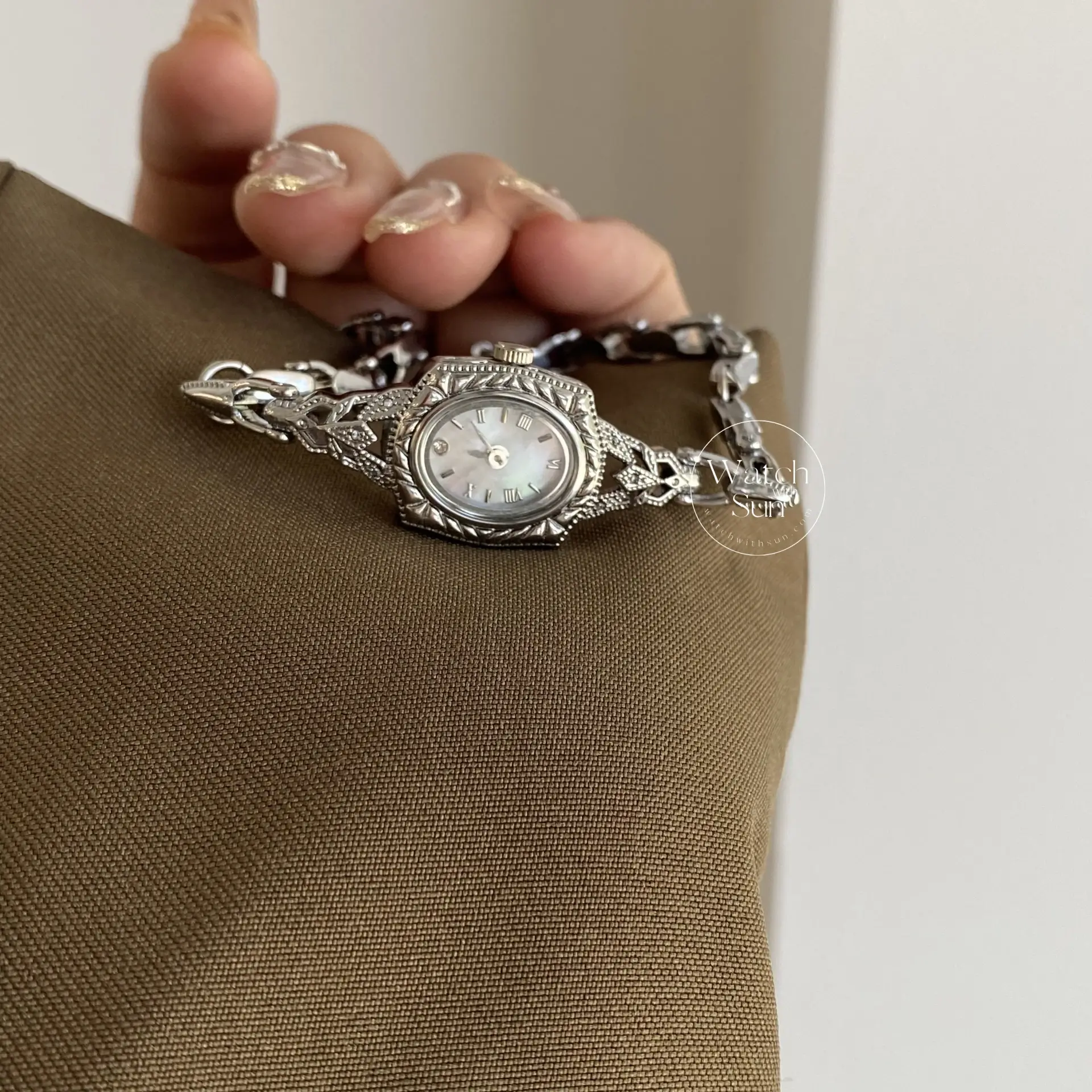 Vintage Mother of Pearl Silver Small Face Watch for Women