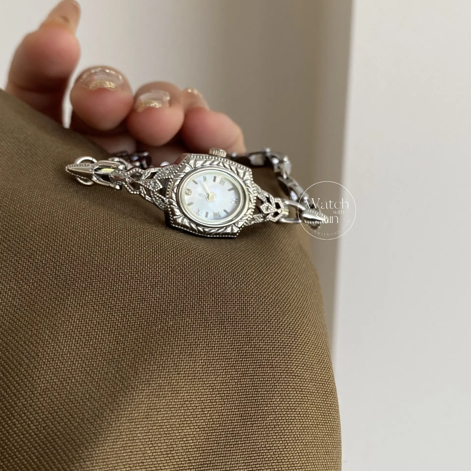 Vintage Mother of Pearl Silver Small Face Watch for Women