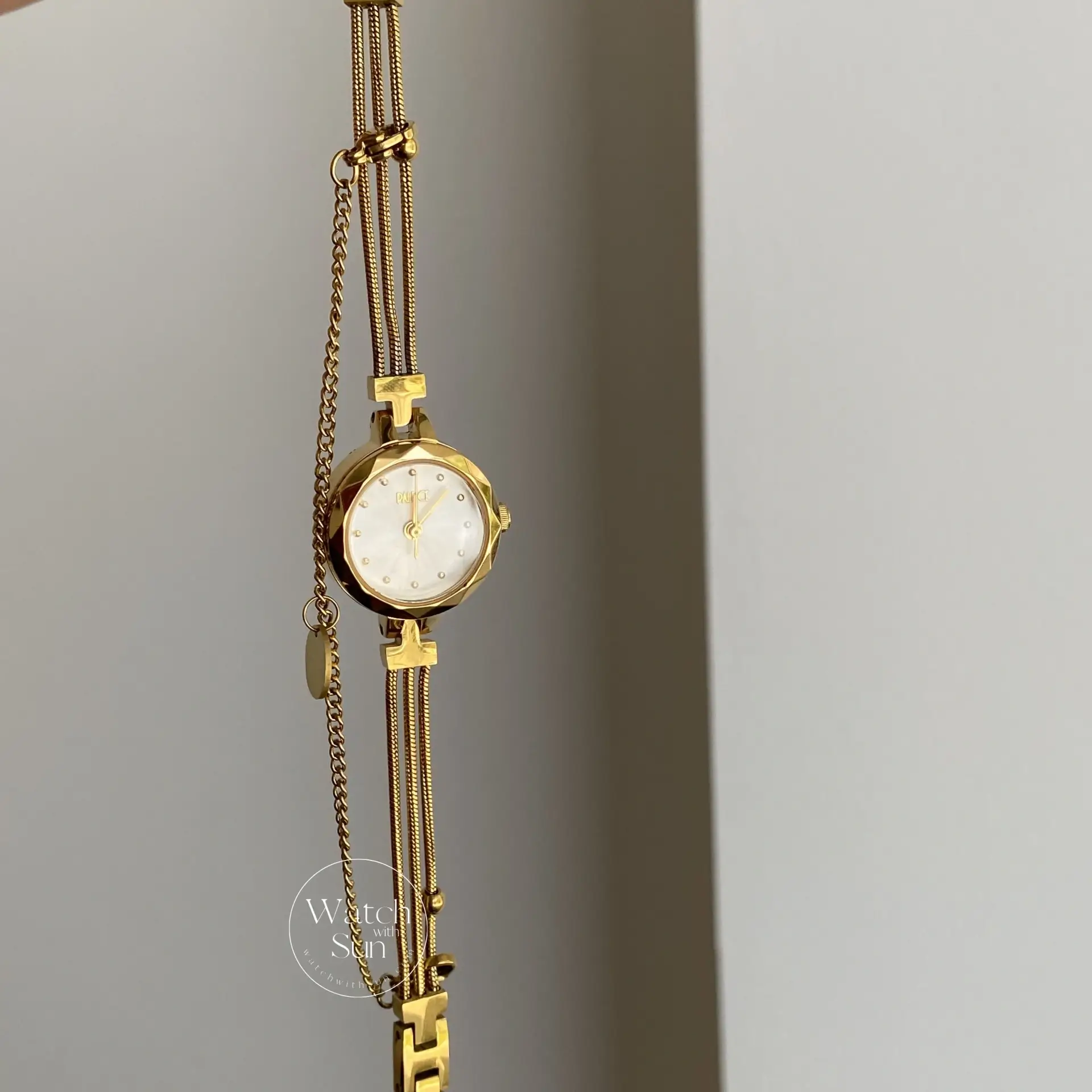 Women's Gold Wrist Watch Round Face Chain Bracelet Watch
