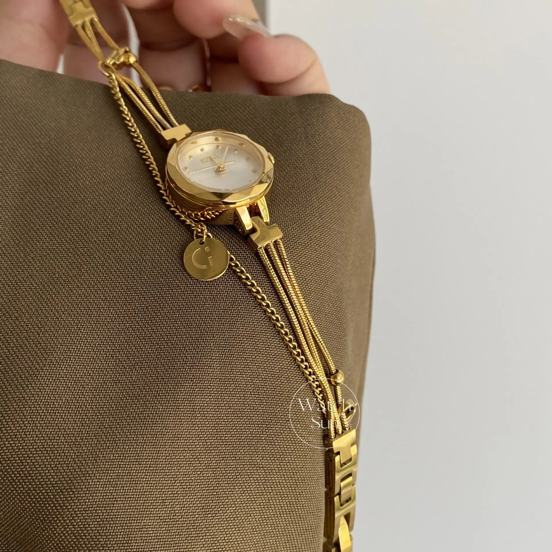 Women's Gold Wrist Watch Round Face Chain Bracelet Watch
