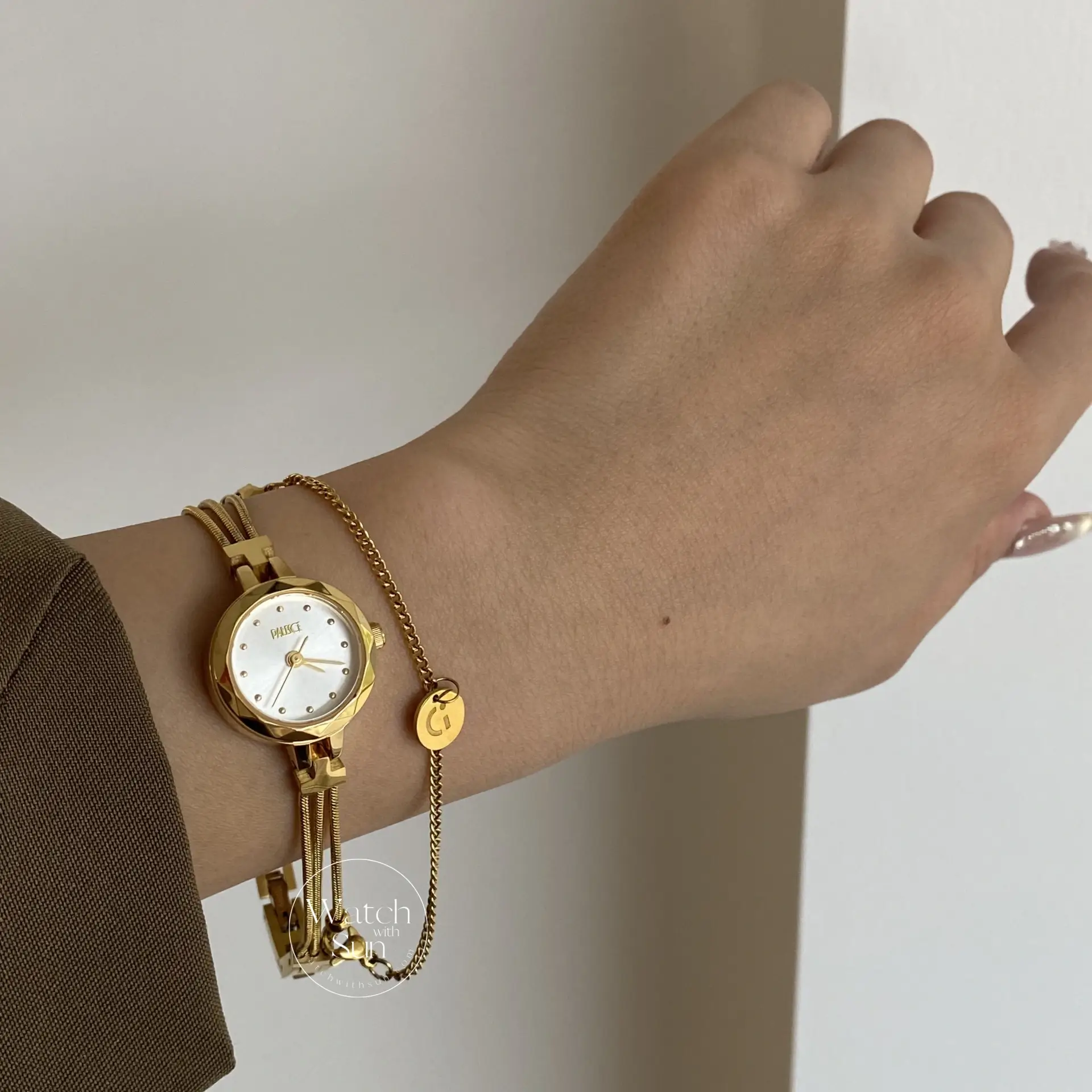 Women's Gold Wrist Watch Round Face Chain Bracelet Watch