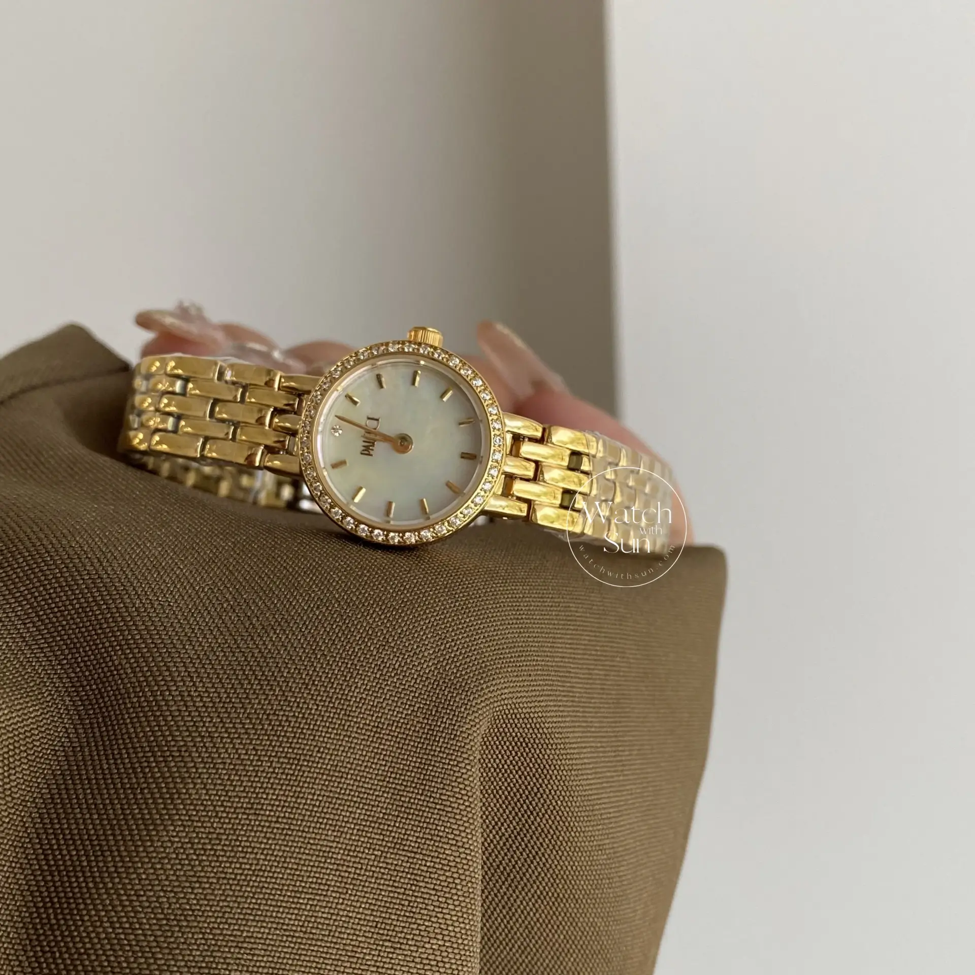 Mother of Pearl Dial Watch for Ladies Dainty Gold Watches