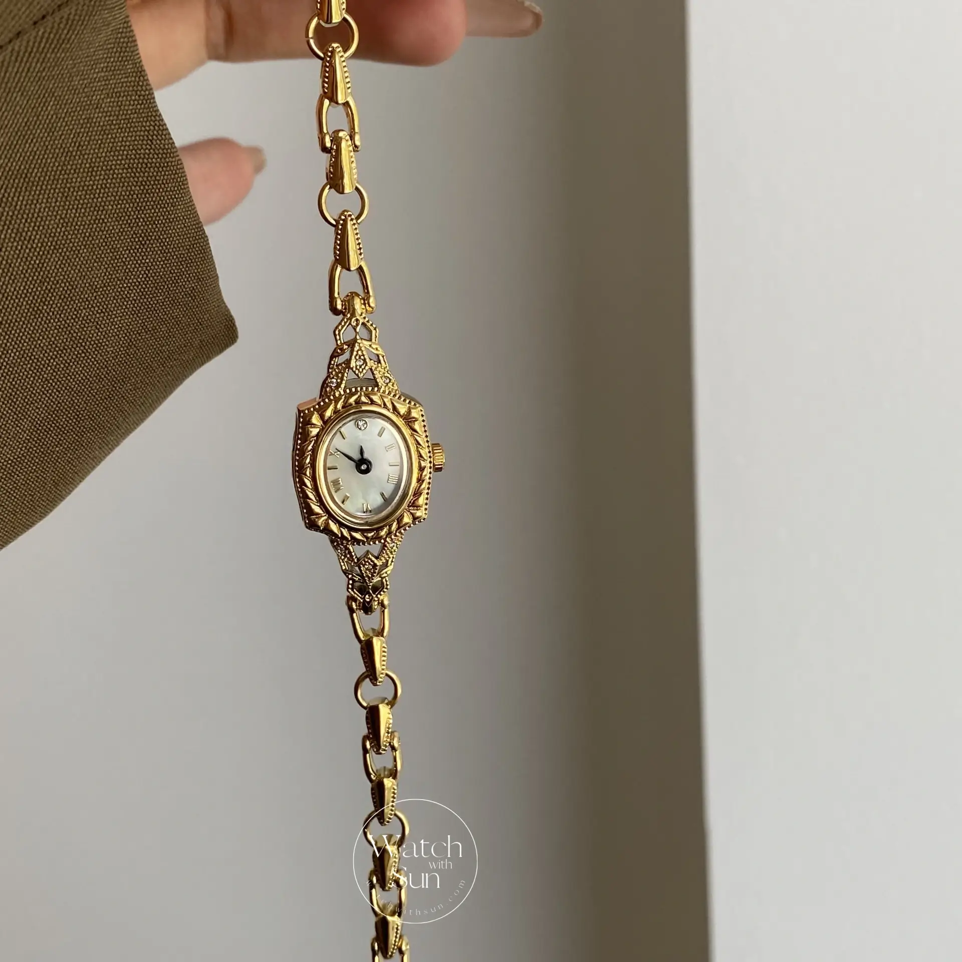 Vintage Gold Watches for Women Mother of Pearl Dial Watches