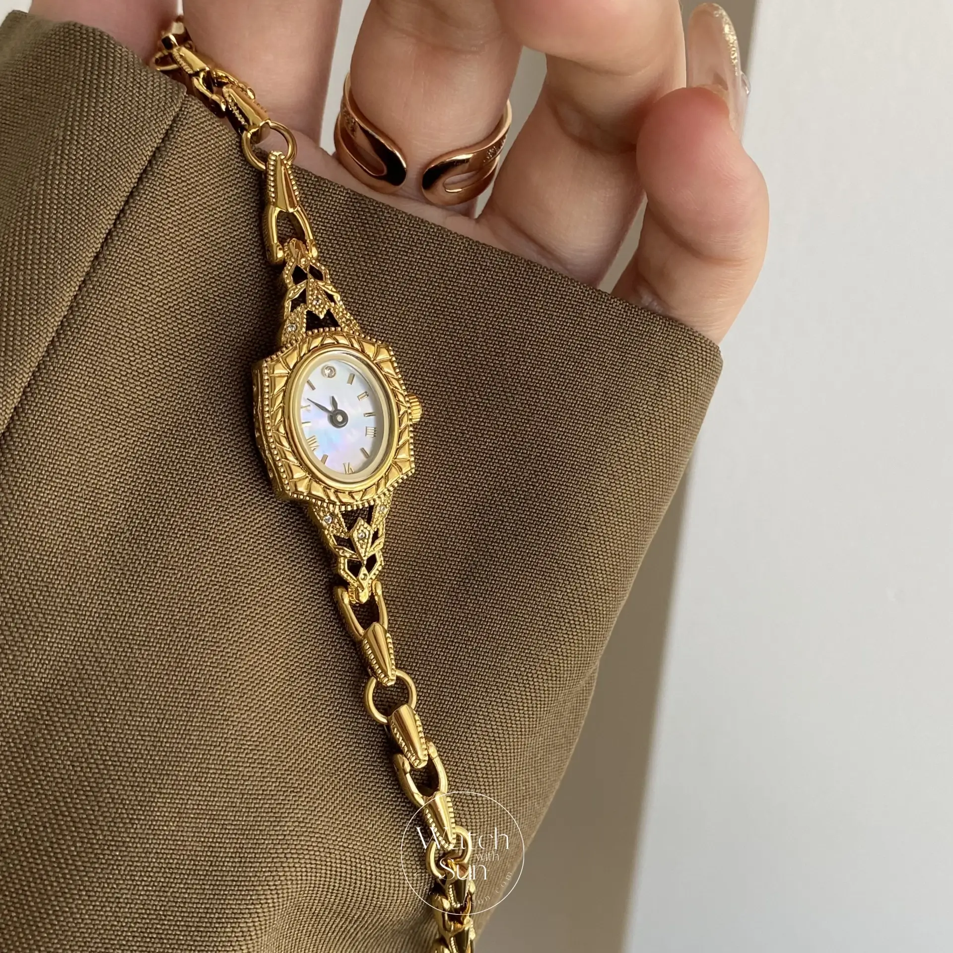 Vintage Gold Watches for Women Mother of Pearl Dial Watches