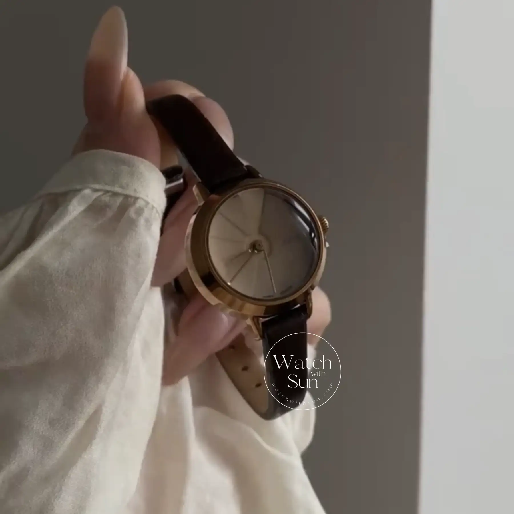 Minimalist Style Brown Round Leather Watch for Women