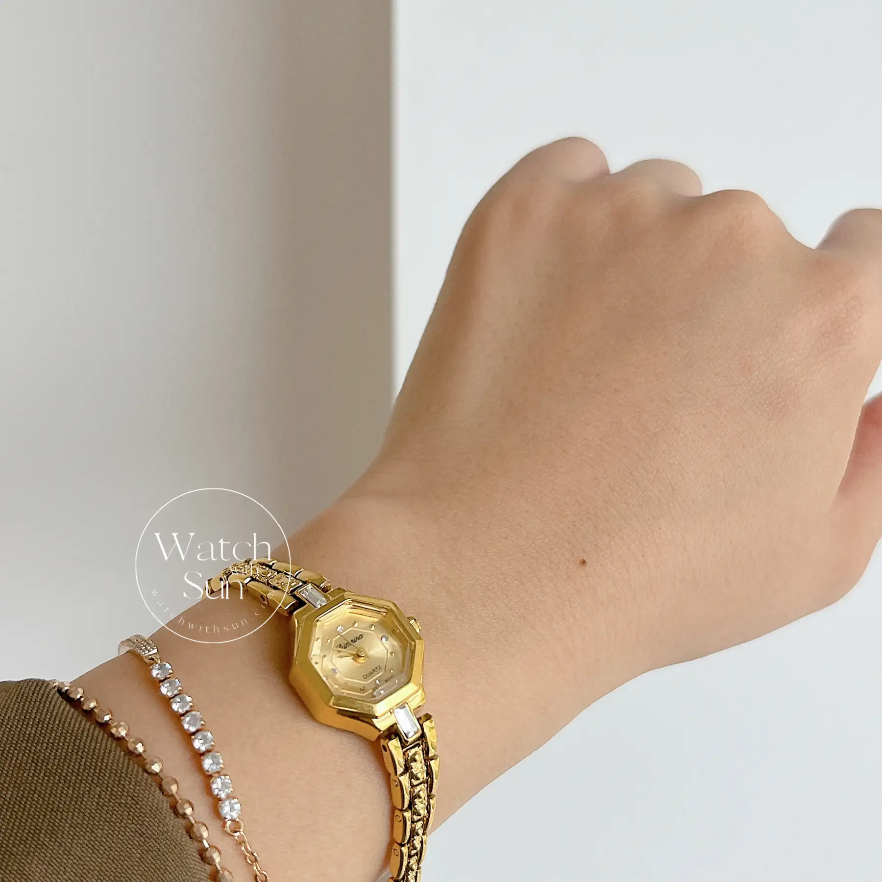 Small Face Gold Octagon Dial Watch for Women