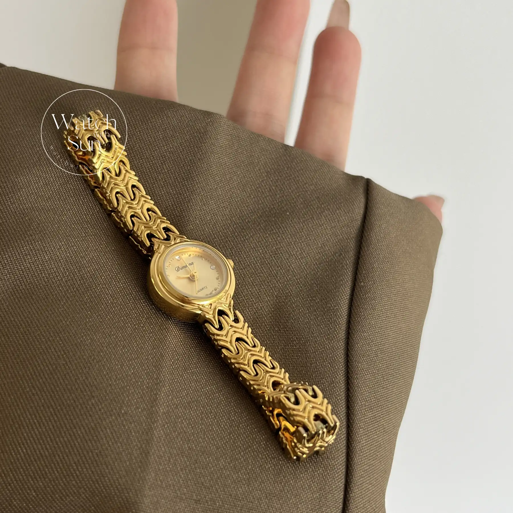 Wave Gold Bracelet Watch Small Round Face Watch for Women