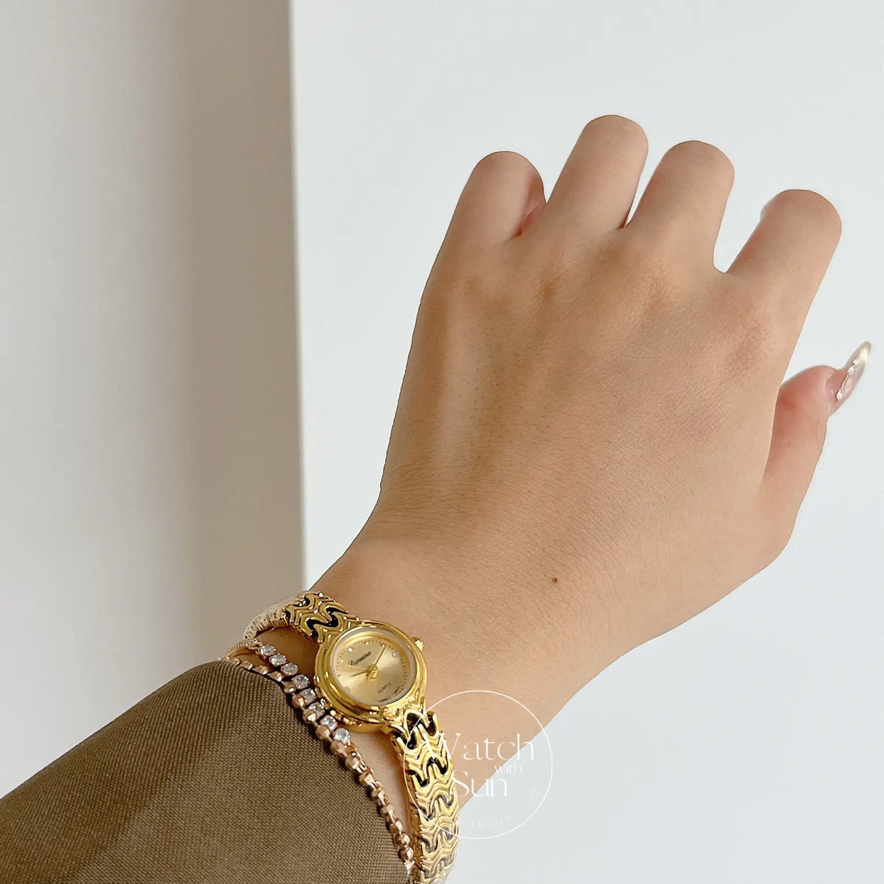 Wave Gold Bracelet Watch Small Round Face Watch for Women