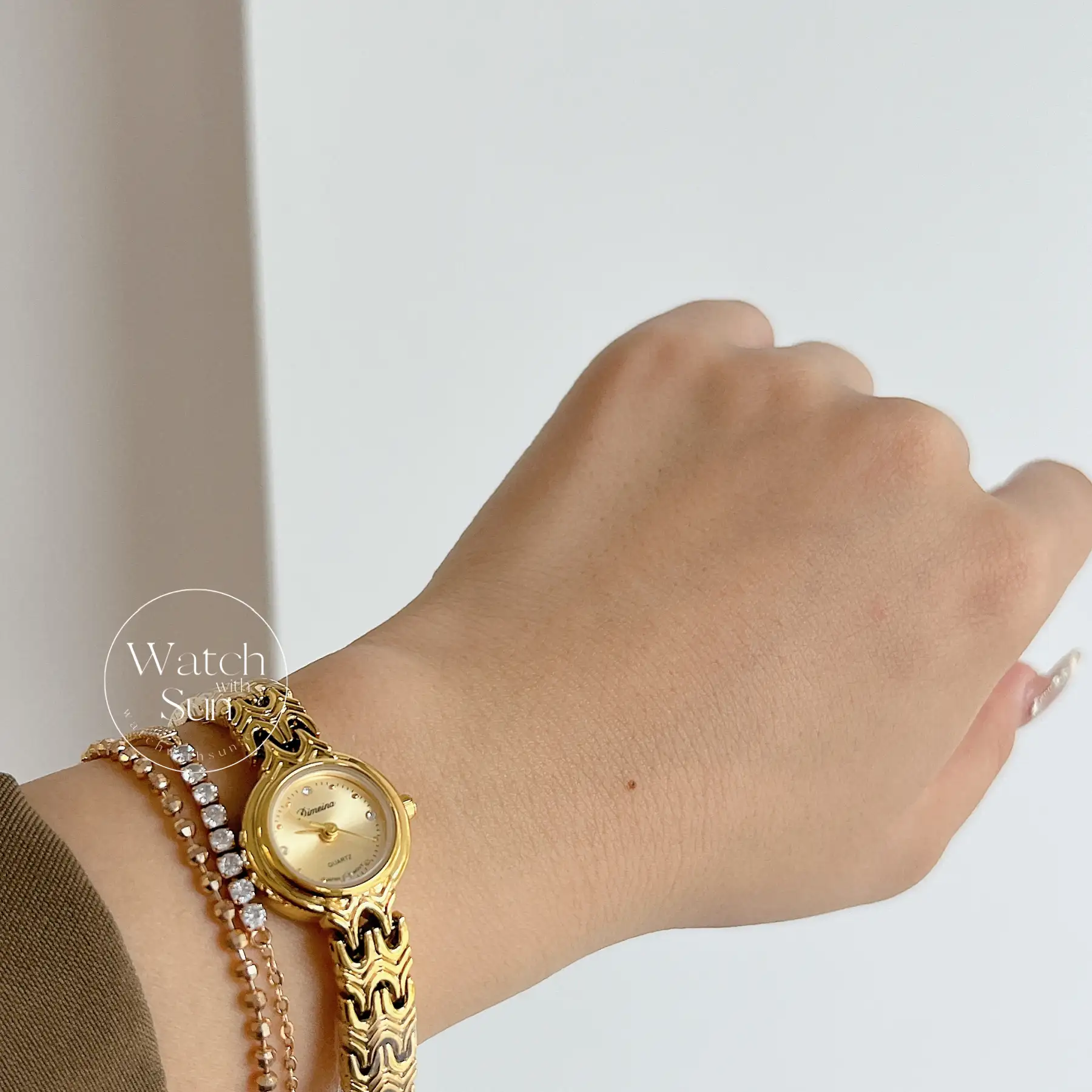 Wave Gold Bracelet Watch Small Round Face Watch for Women