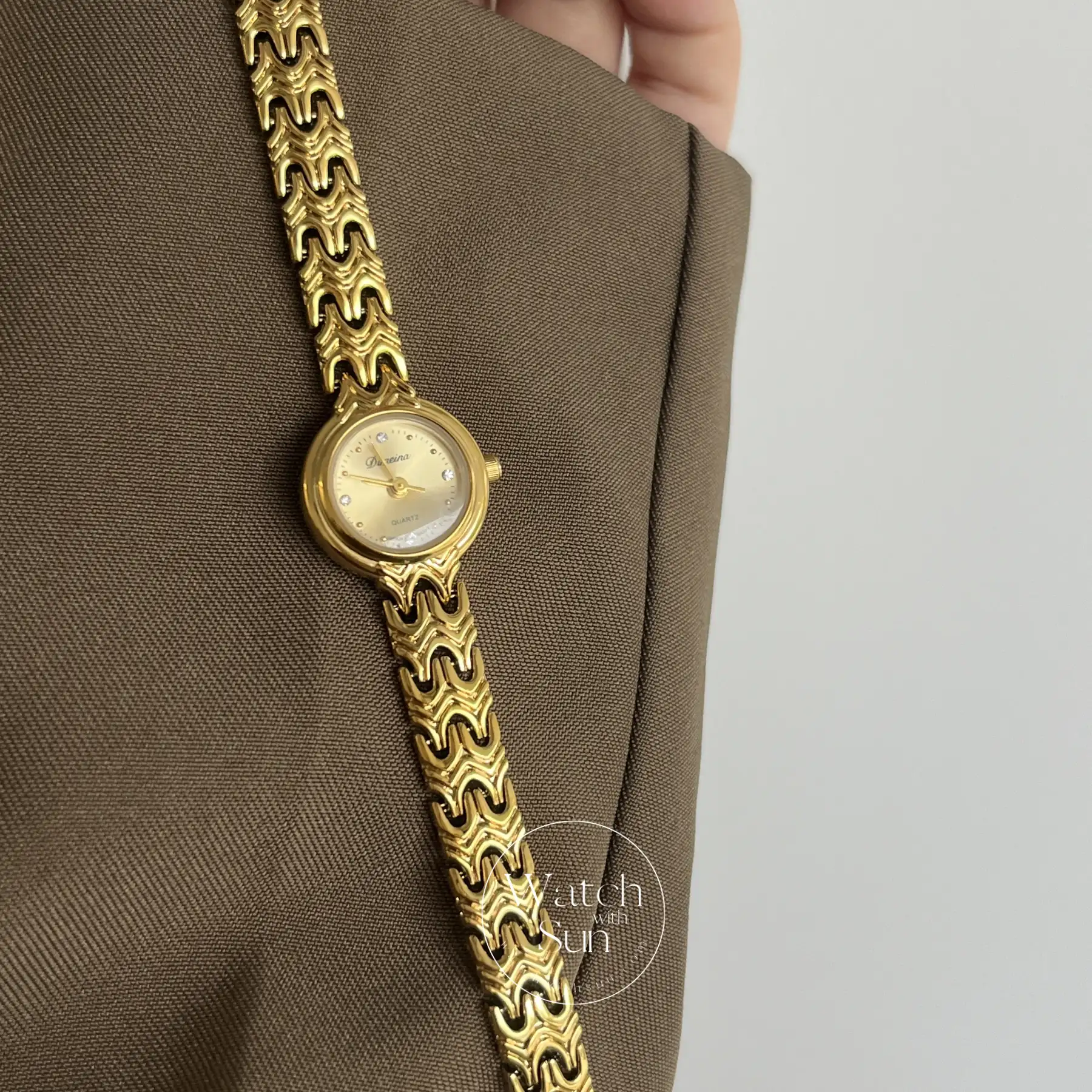 Wave Gold Bracelet Watch Small Round Face Watch for Women