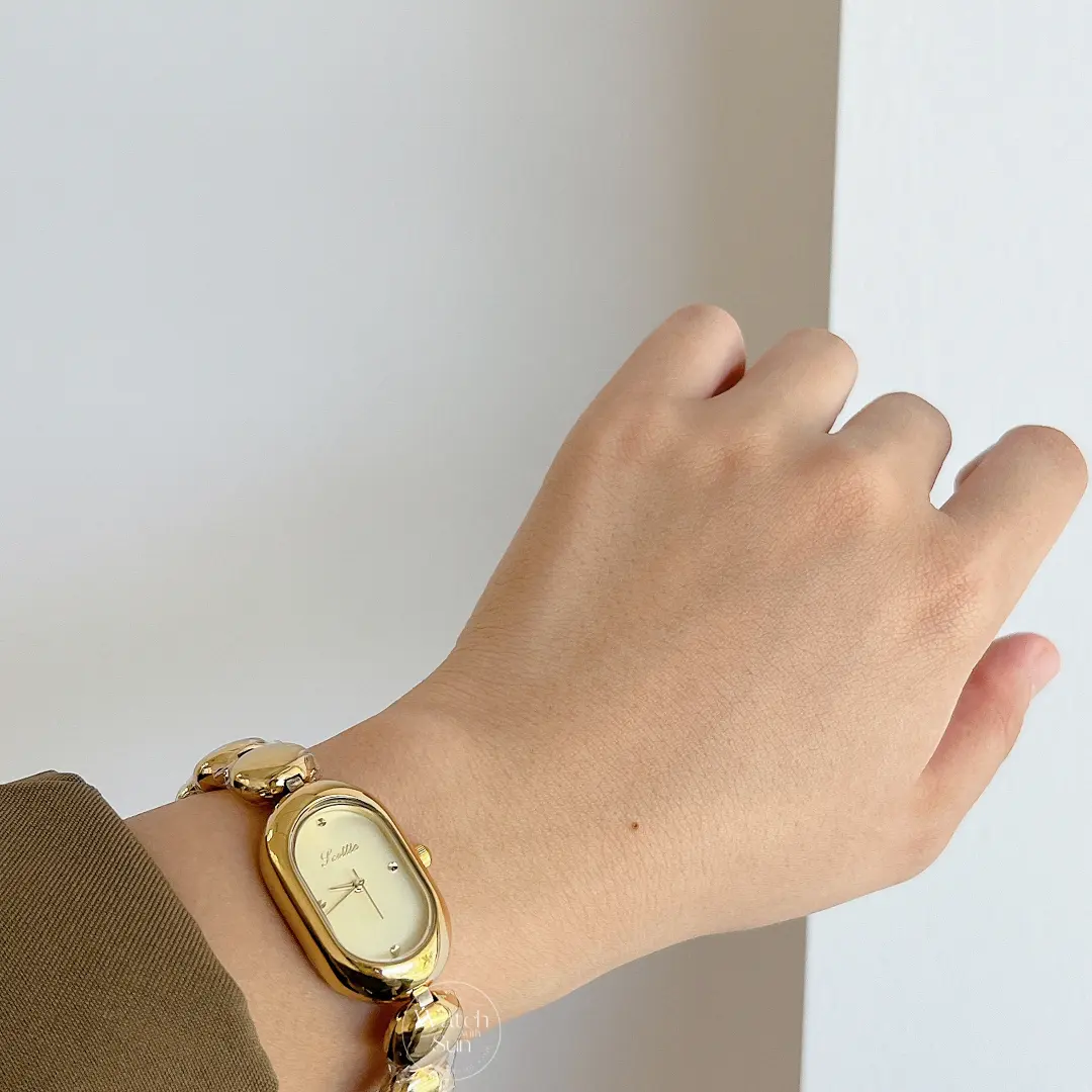 Oval Dial Gold Bracelet Watch for Women
