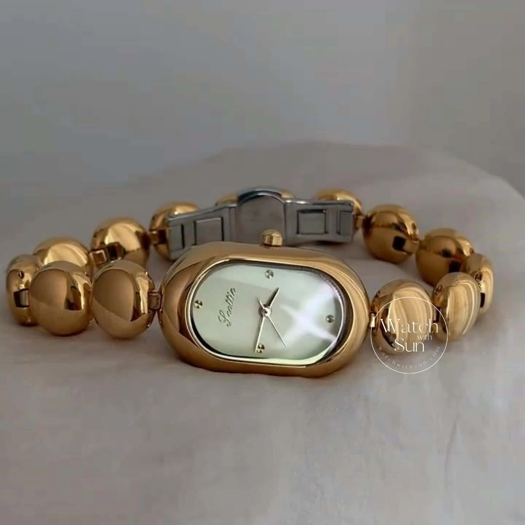 Oval Dial Gold Bracelet Watch for Women