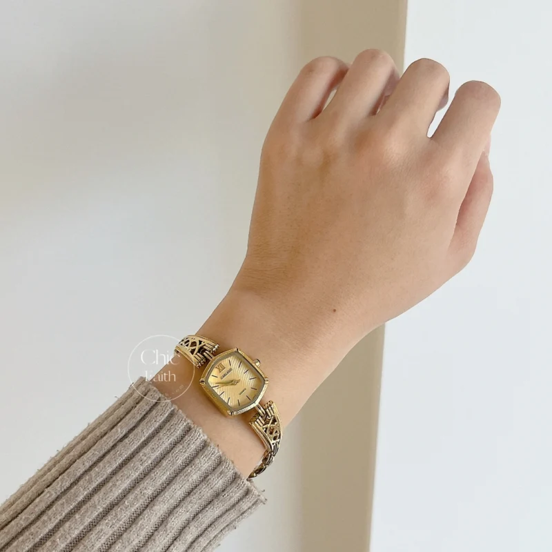 Vintage-Inspired Gold Watch for Women