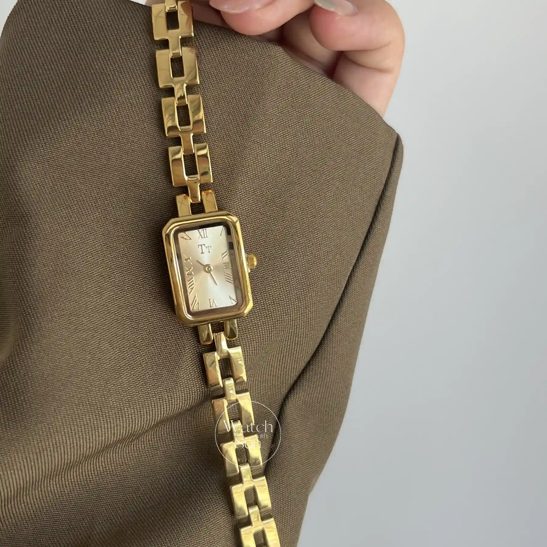 Square Face Classic Gold Watch for Women