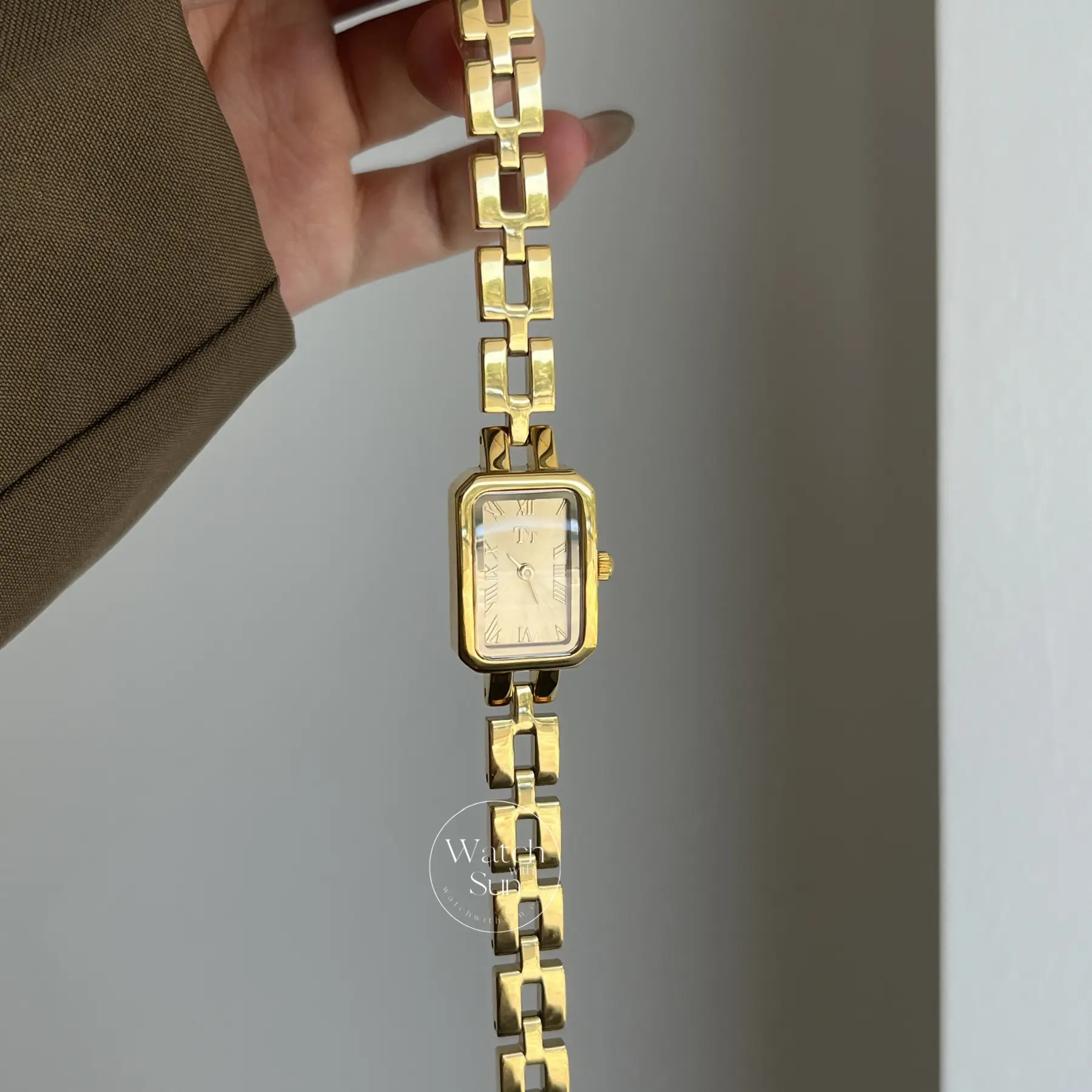 Square Face Classic Gold Watch for Women