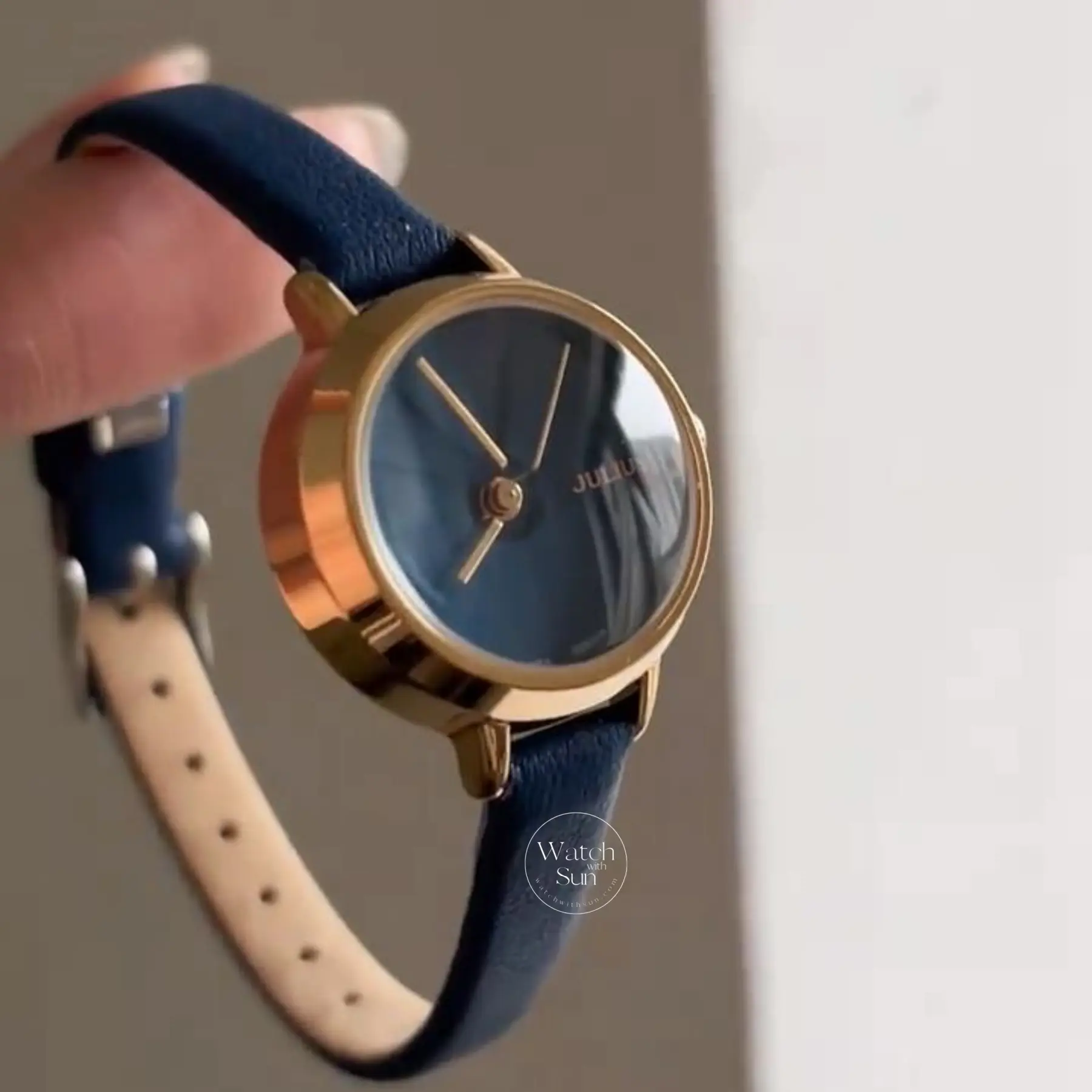 Minimalist Style Blue Round Leather Watch for Women