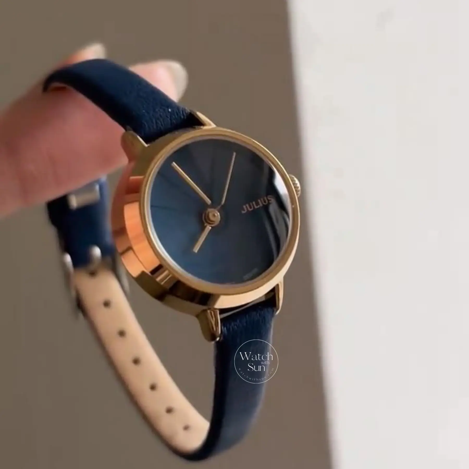 Minimalist Style Blue Round Leather Watch for Women