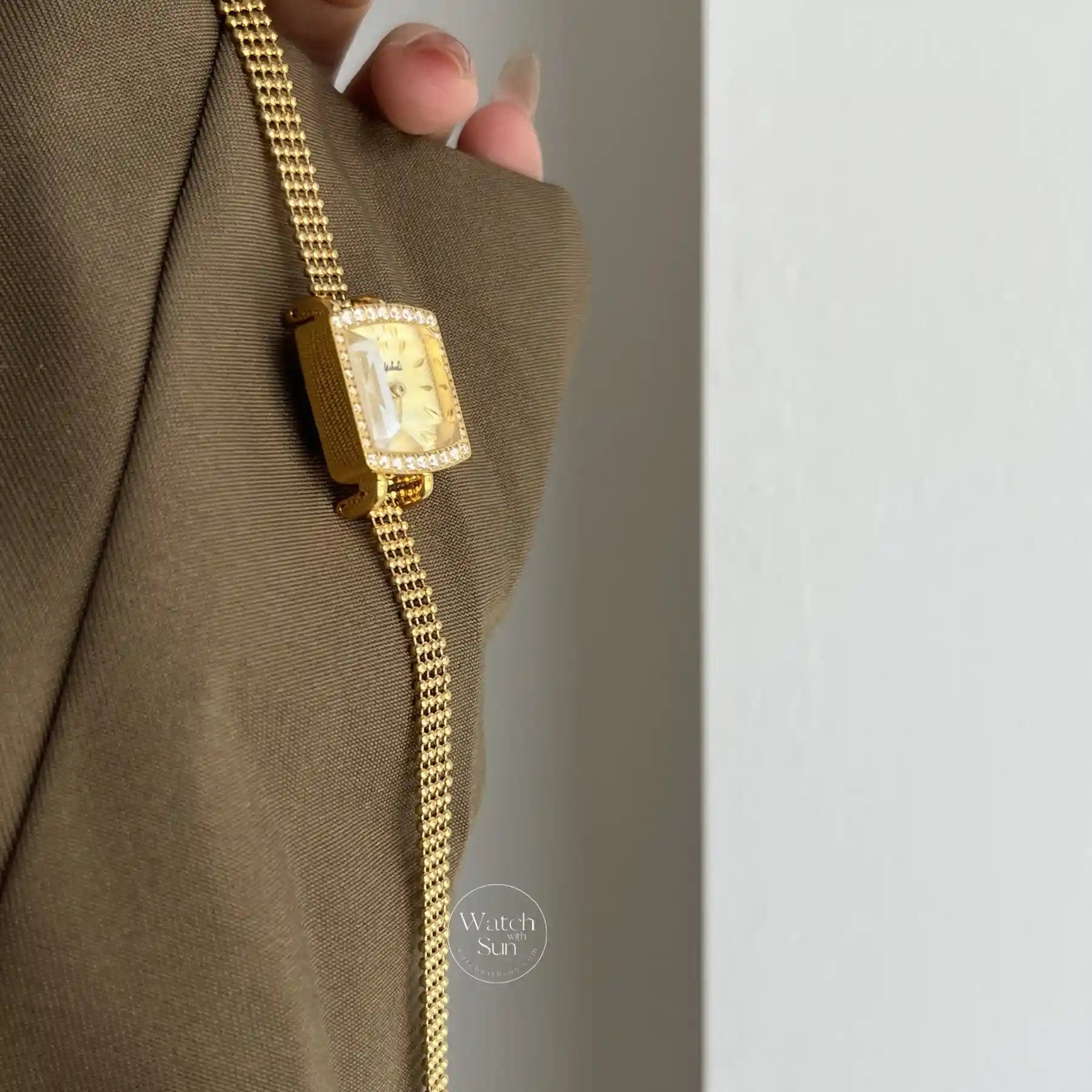 Chic Style Gold Diamond Square Watch for Women