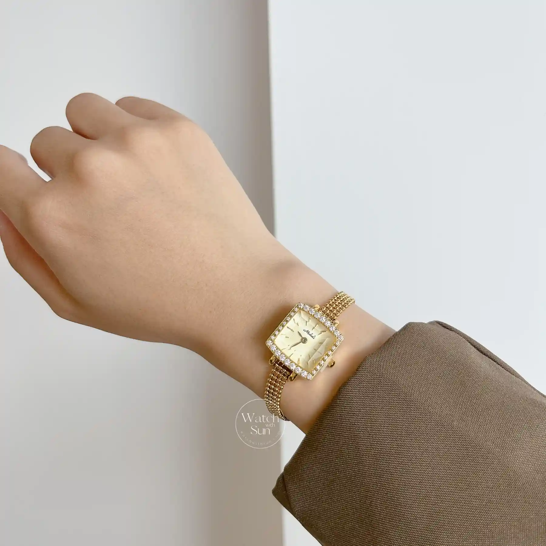 Chic Style Gold Diamond Square Watch for Women