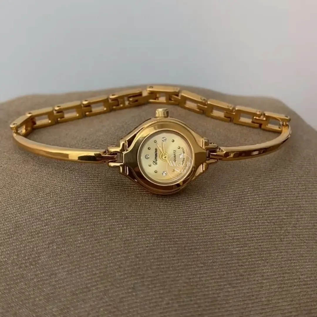 Vintage-inspired Gold Women's Watch Small Face Watch for Petite Wrist