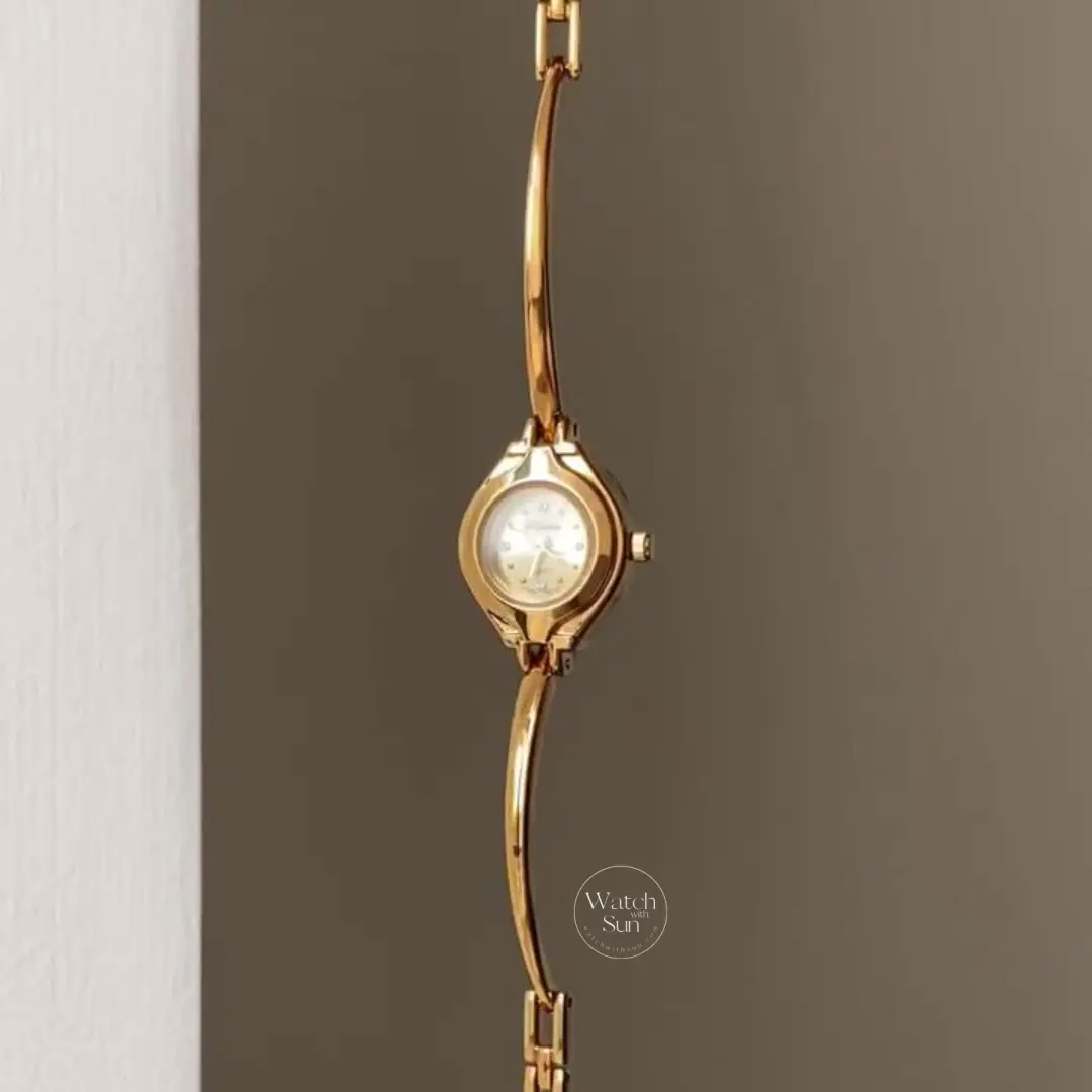 Vintage-inspired Gold Women's Watch Small Face Watch for Petite Wrist