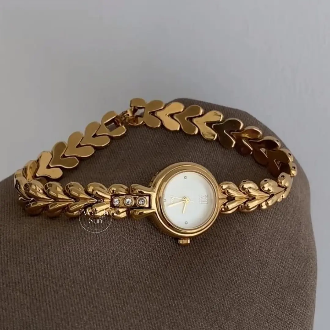 Dainty Gold Small Round Face Watch Heart-Shaped Links Bracelet Watch for Women