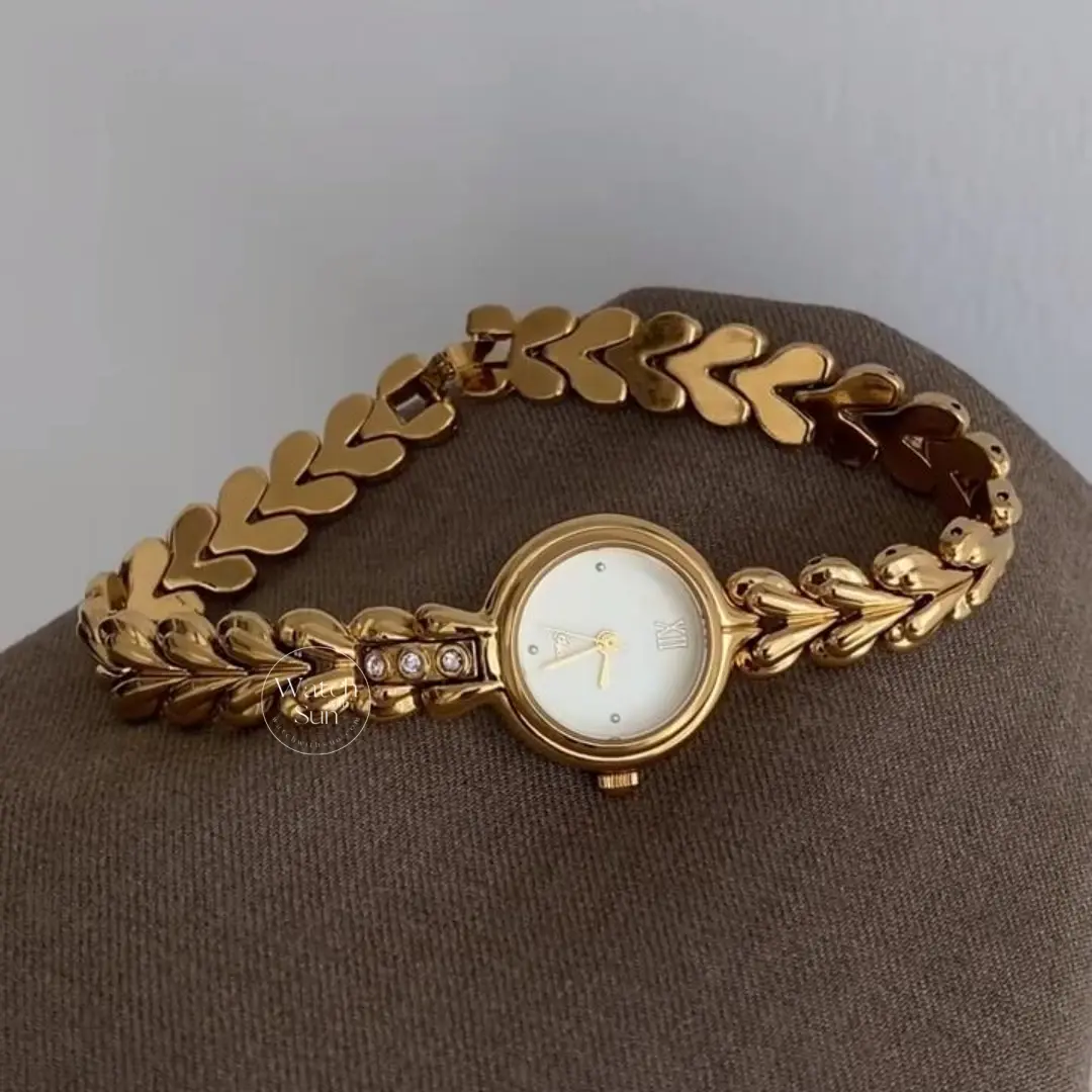 Dainty Gold Small Round Face Watch Heart-Shaped Links Bracelet Watch for Women