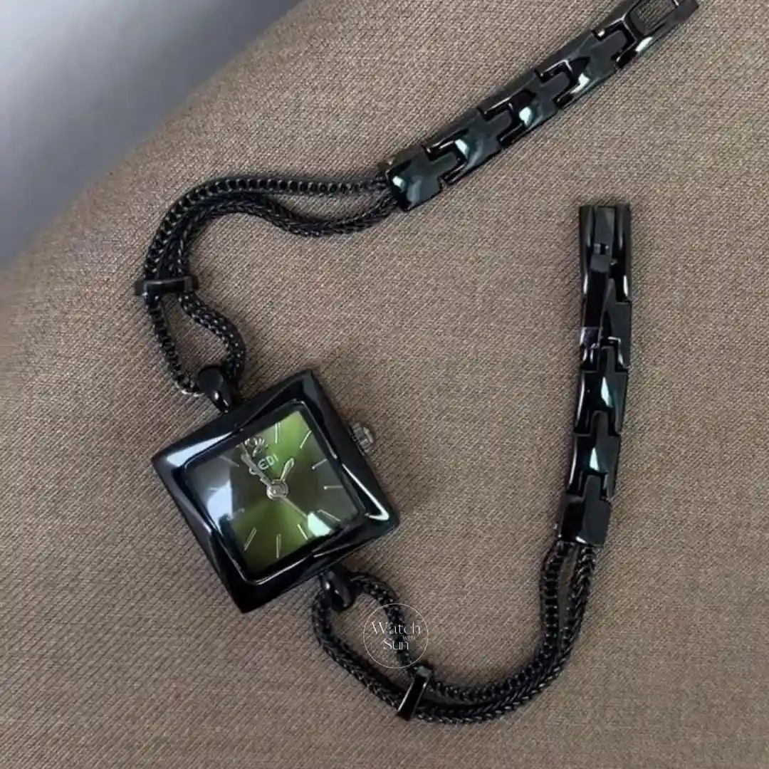 Vintage-Inspired Emerald Green Dial Suqare Laides Watch Black Chain Bracelet Watch for Women