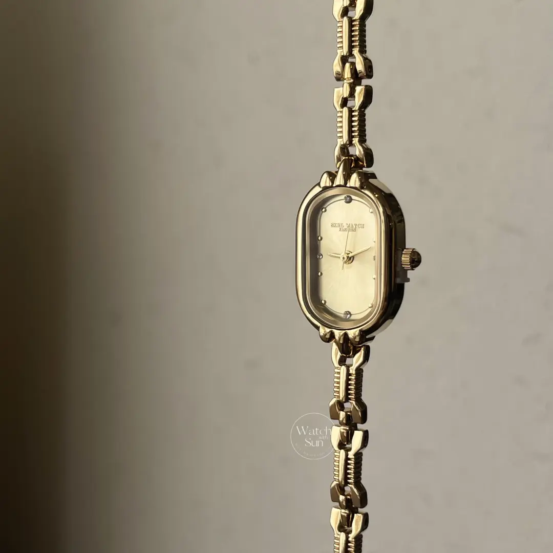 Minimal Gold Dial Oval Bracelet Watch Dainty Gold Watch for Women