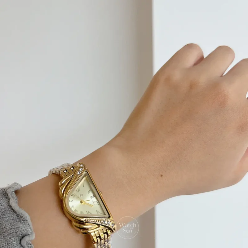 Harp-Inspired Crystal Accents Ladies Watch Vintage Style Gold Bracelet Watch for Women