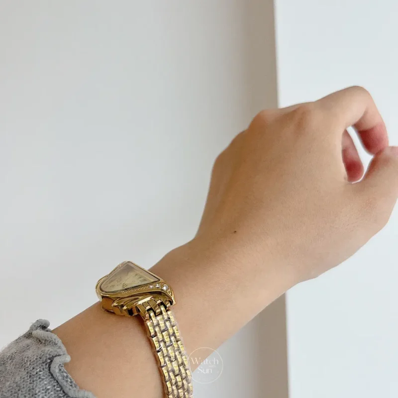 Harp-Inspired Crystal Accents Ladies Watch Vintage Style Gold Bracelet Watch for Women