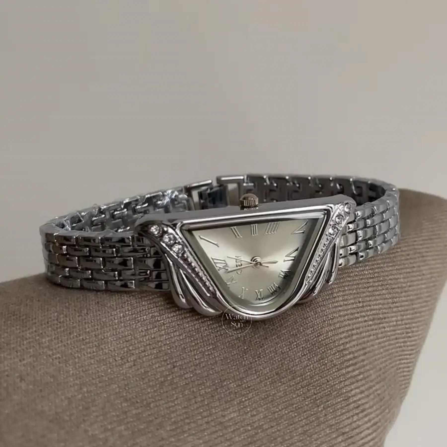 Harp-Inspired Crystal Accents Ladies Watch Vintage Style Silver Bracelet Watch for Women