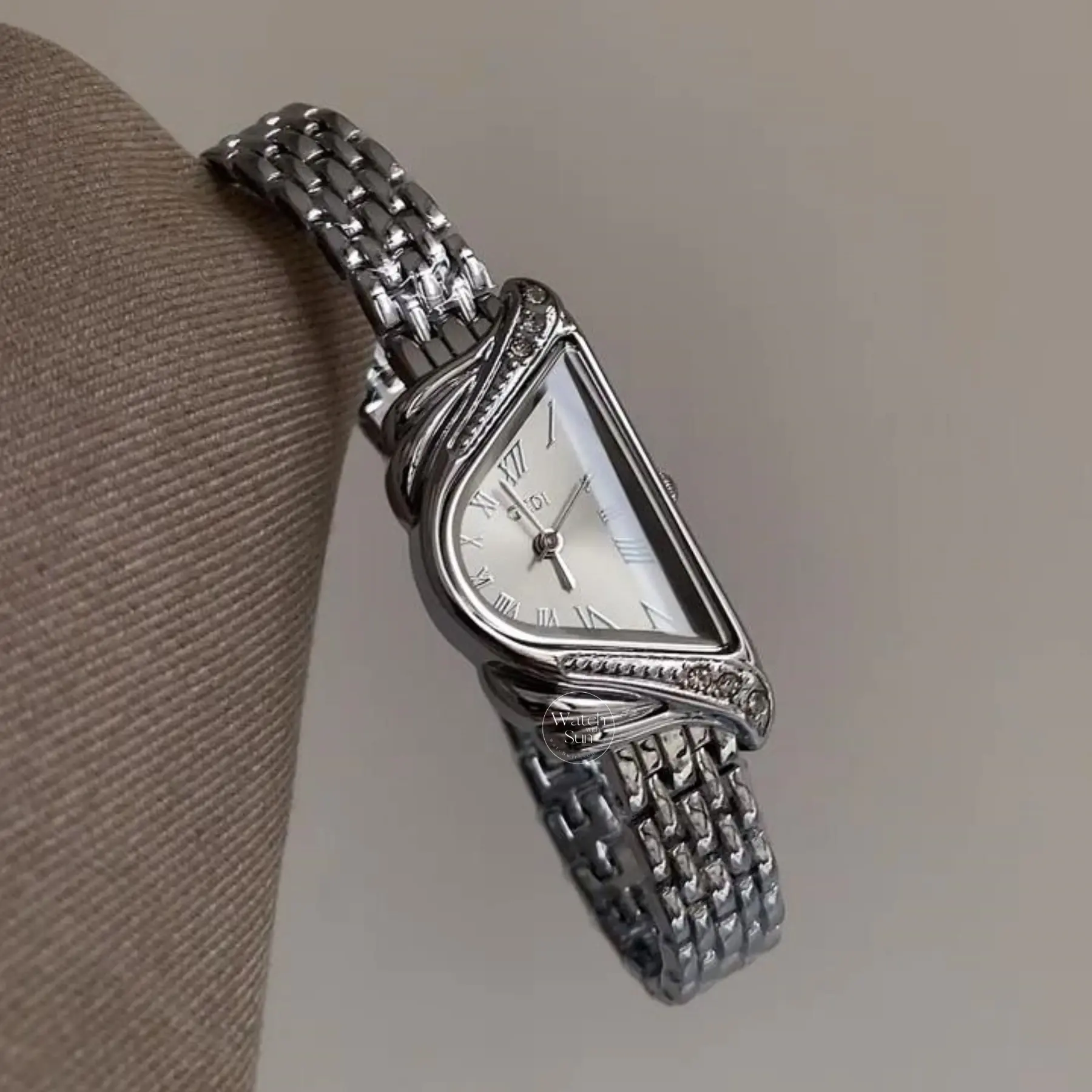 Harp-Inspired Crystal Accents Ladies Watch Vintage Style Silver Bracelet Watch for Women