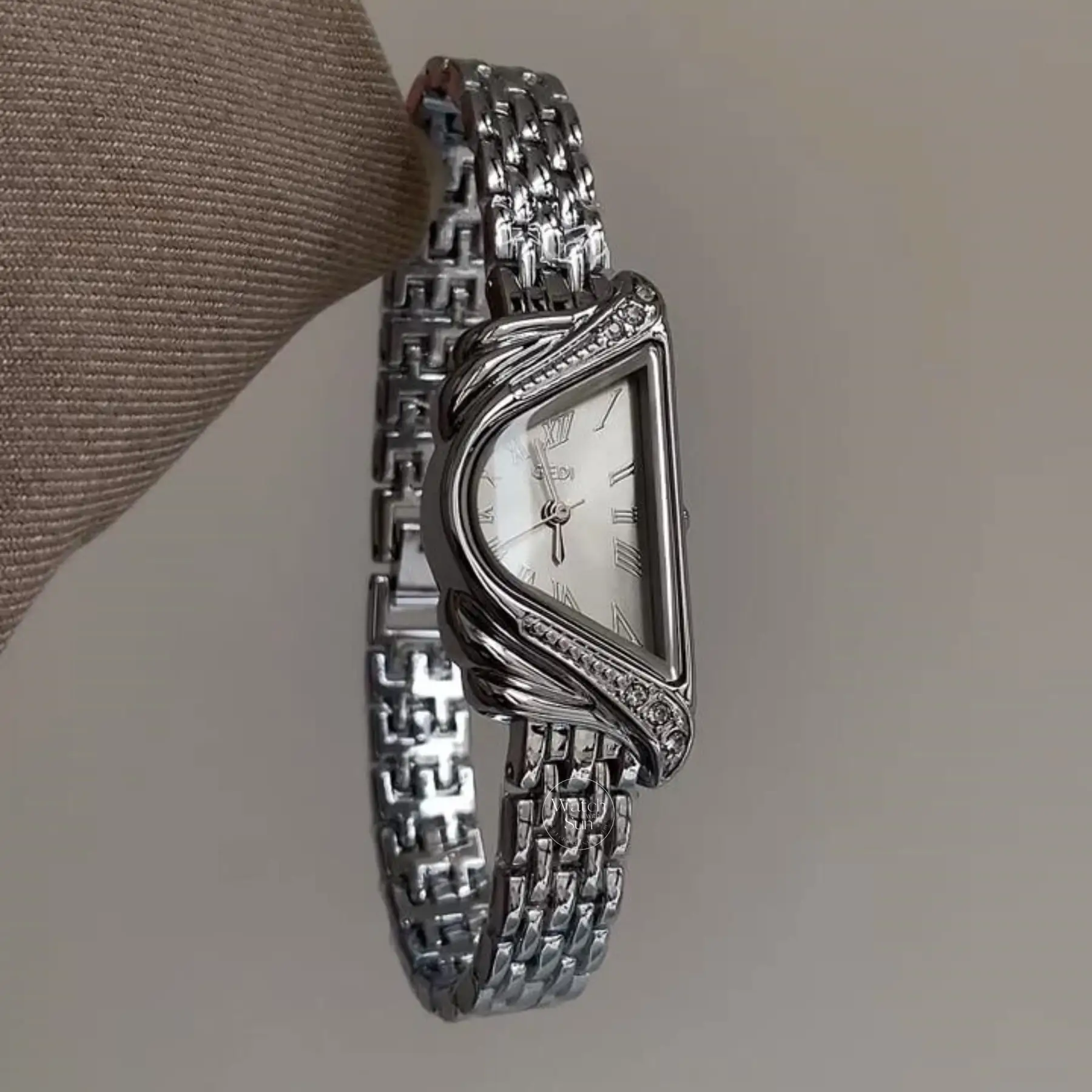 Harp-Inspired Crystal Accents Ladies Watch Vintage Style Silver Bracelet Watch for Women