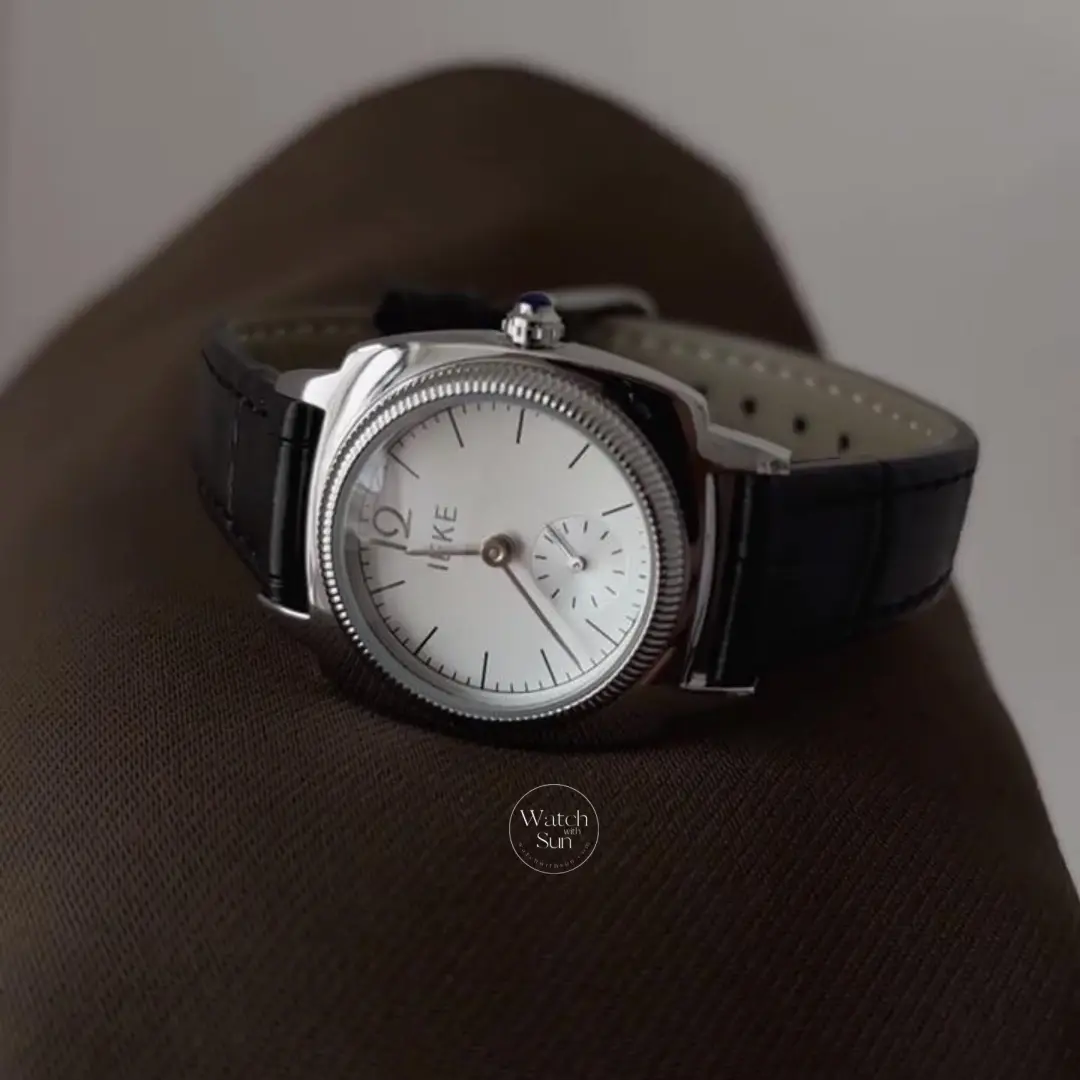 Classic Gold Round Dial Women's Watch Dainty Black Leather Strap Watch