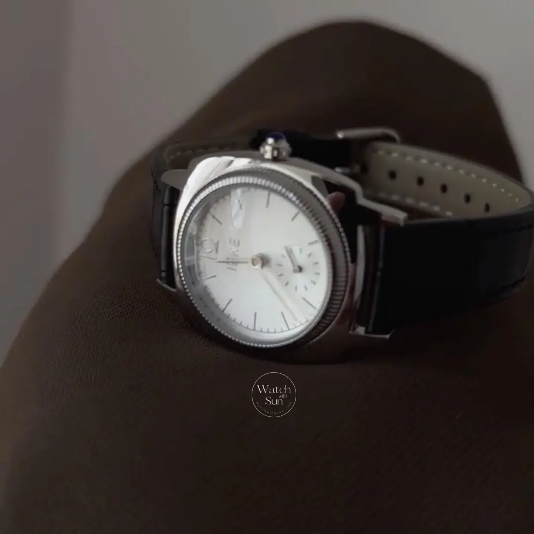 Classic Gold Round Dial Women's Watch Dainty Black Leather Strap Watch