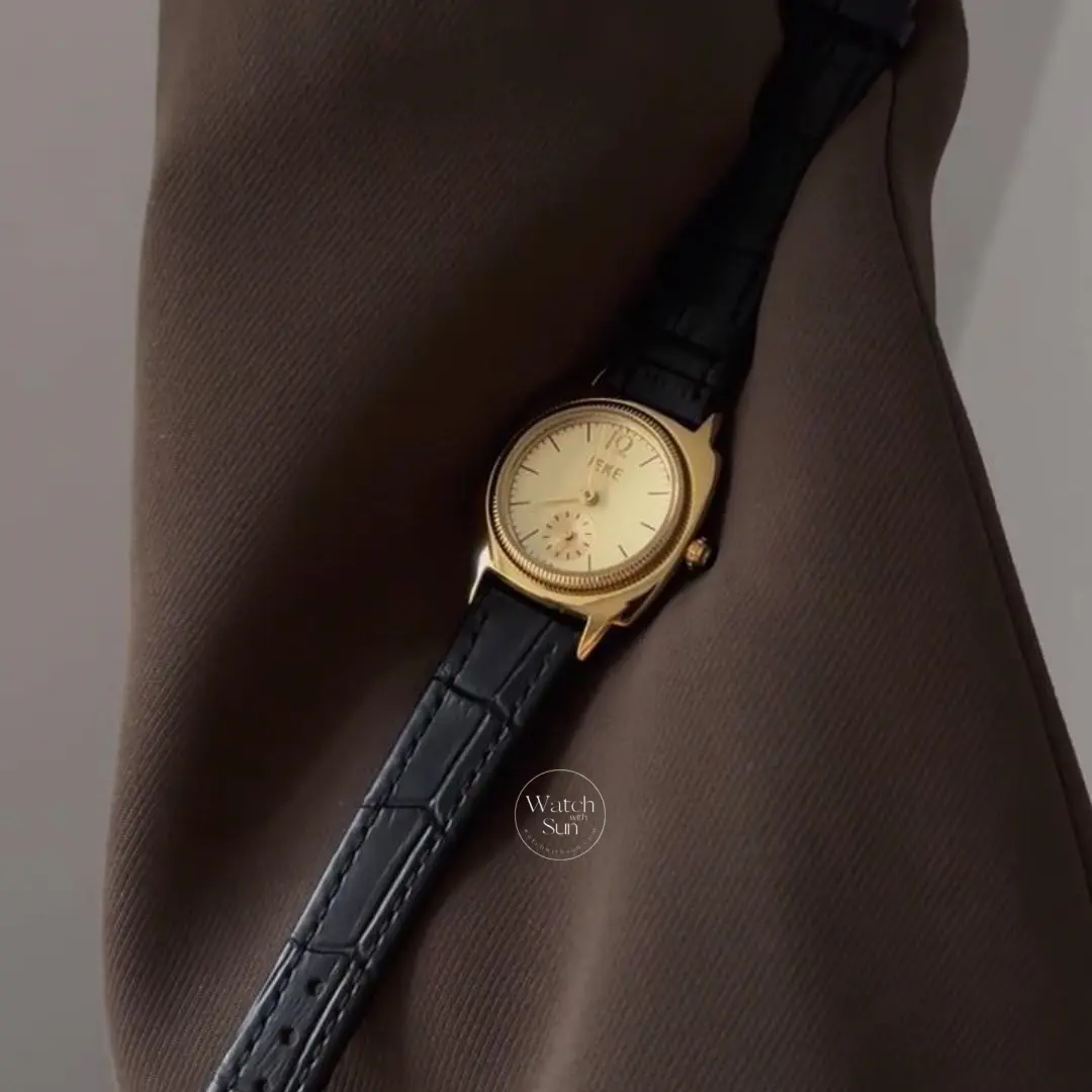 Classic Gold Round Dial Women's Watch Dainty Black Leather Strap Watch