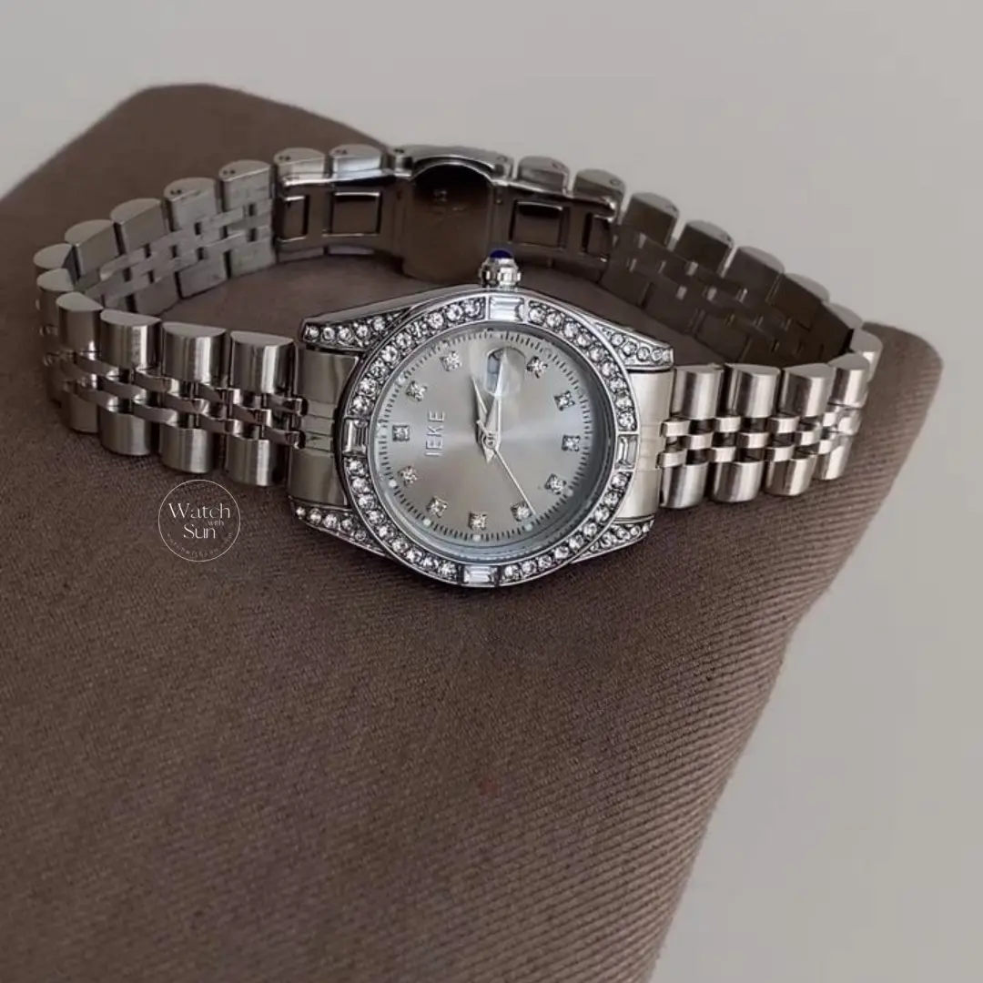 Elegant Women's Silver Watch Crystal Bezel Ladies' Silver Wrist Watch