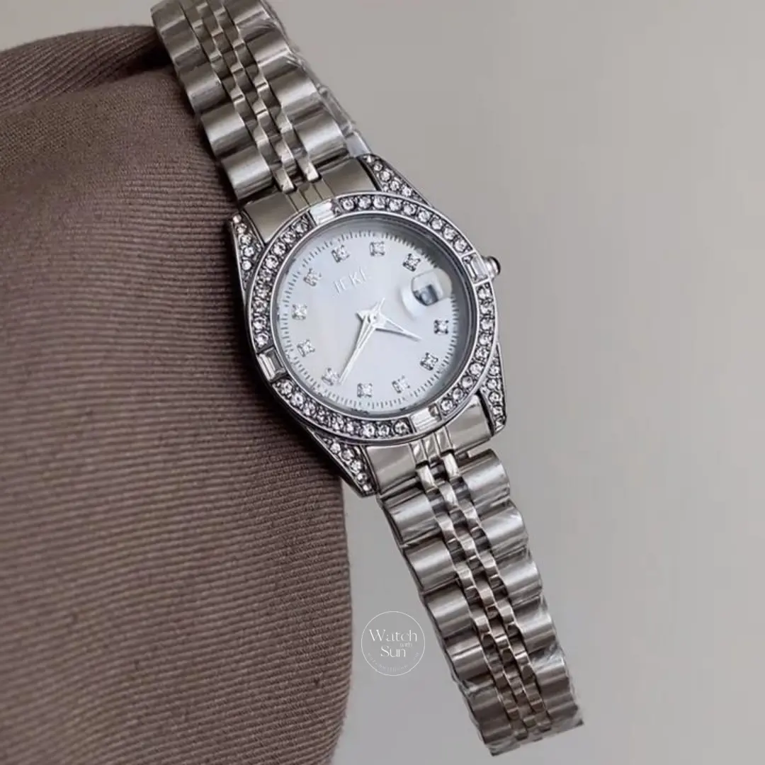 Elegant Women's Silver Watch Crystal Bezel Ladies' Silver Wrist Watch