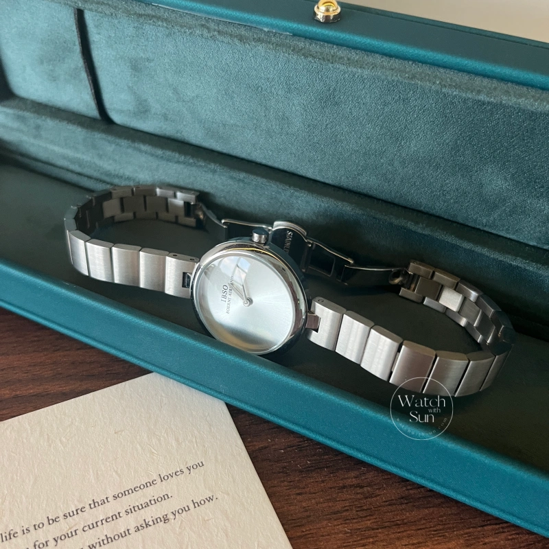 N710-4 Minimalist Silver Stainless Steel Round Face Watch for Women
