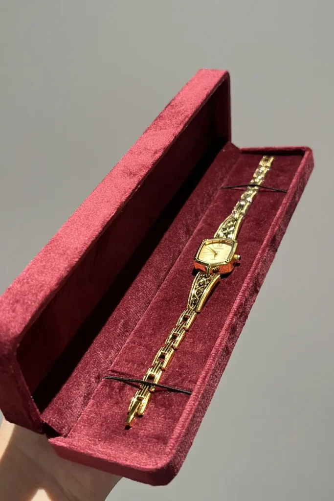 WatchwithSun Vintage Burgundy Red Velvet Watch Gift Box