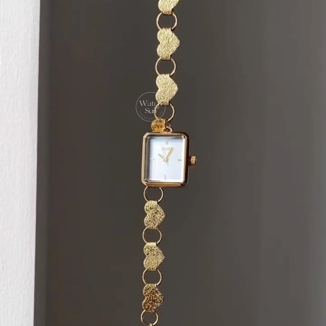 Chic Elegant Gold Heart-Link Charm Bracelet Watch for Women